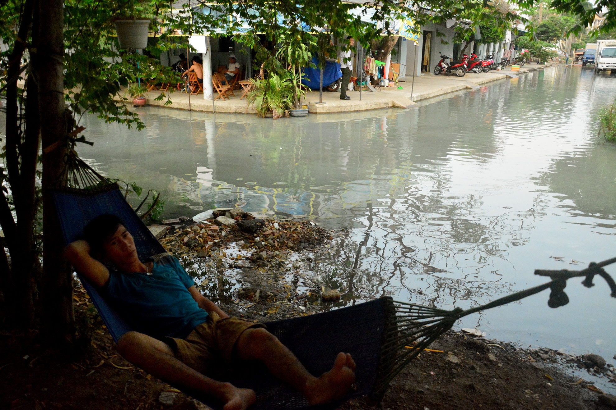 nuoc nhieu mau ngap duong sai gon anh 1