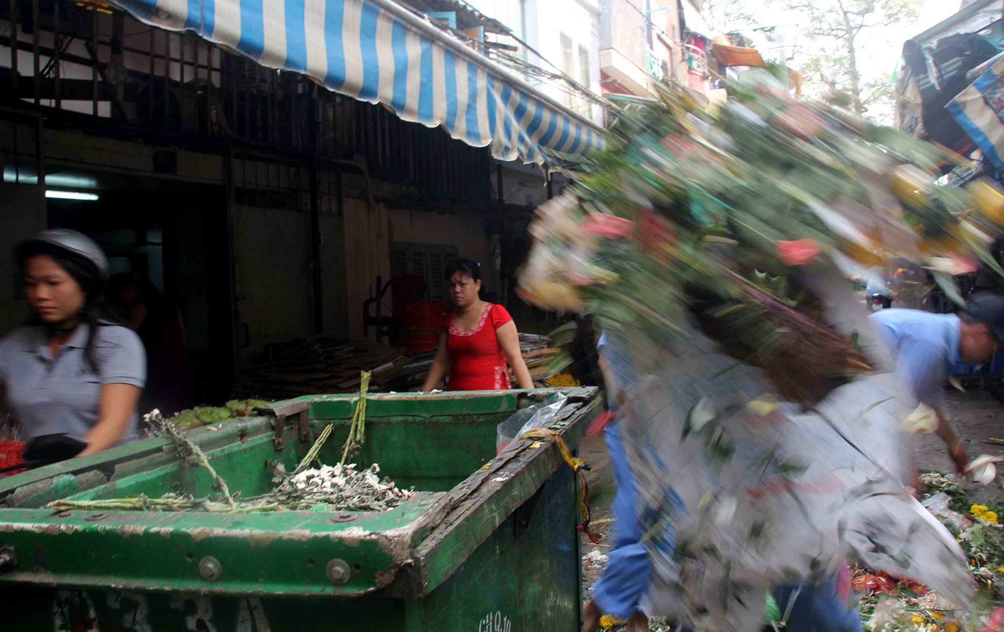 rac hoa,  8/3,  TP HCM,  chat dong anh 15