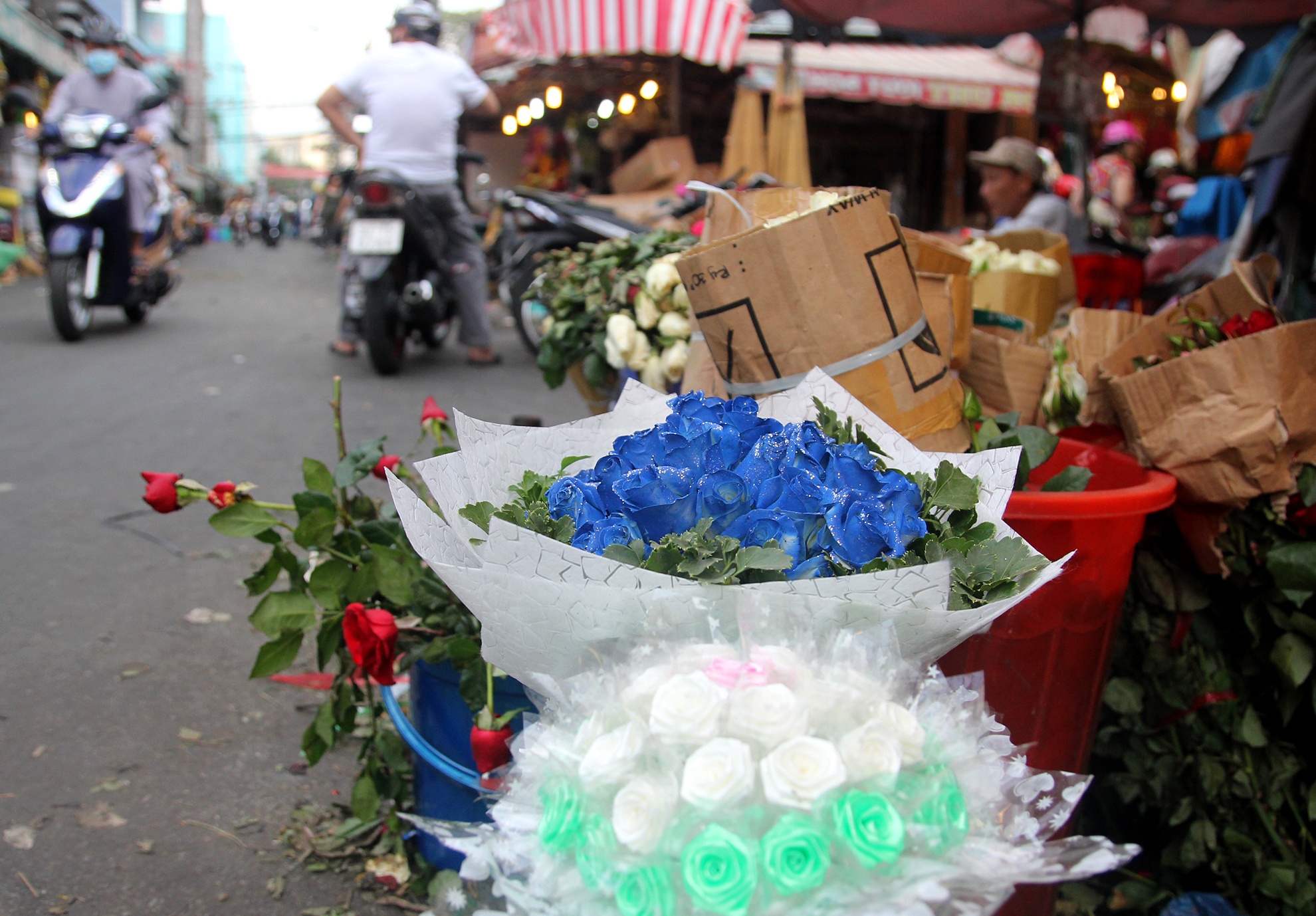 rac hoa,  8/3,  TP HCM,  chat dong anh 7