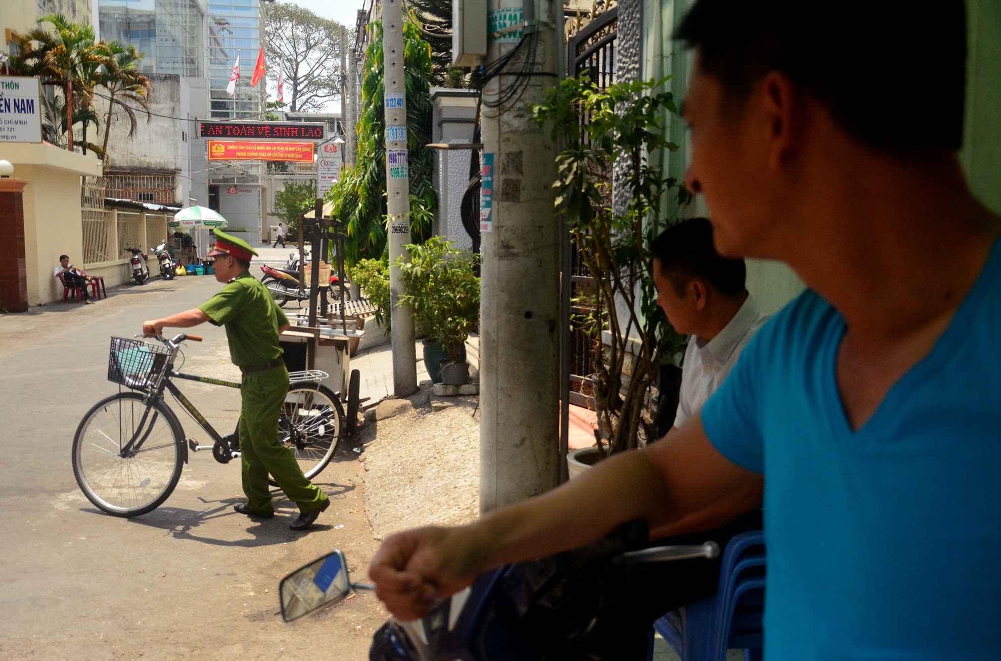 Cong an TP HCM tuan tra bang xe dap anh 8