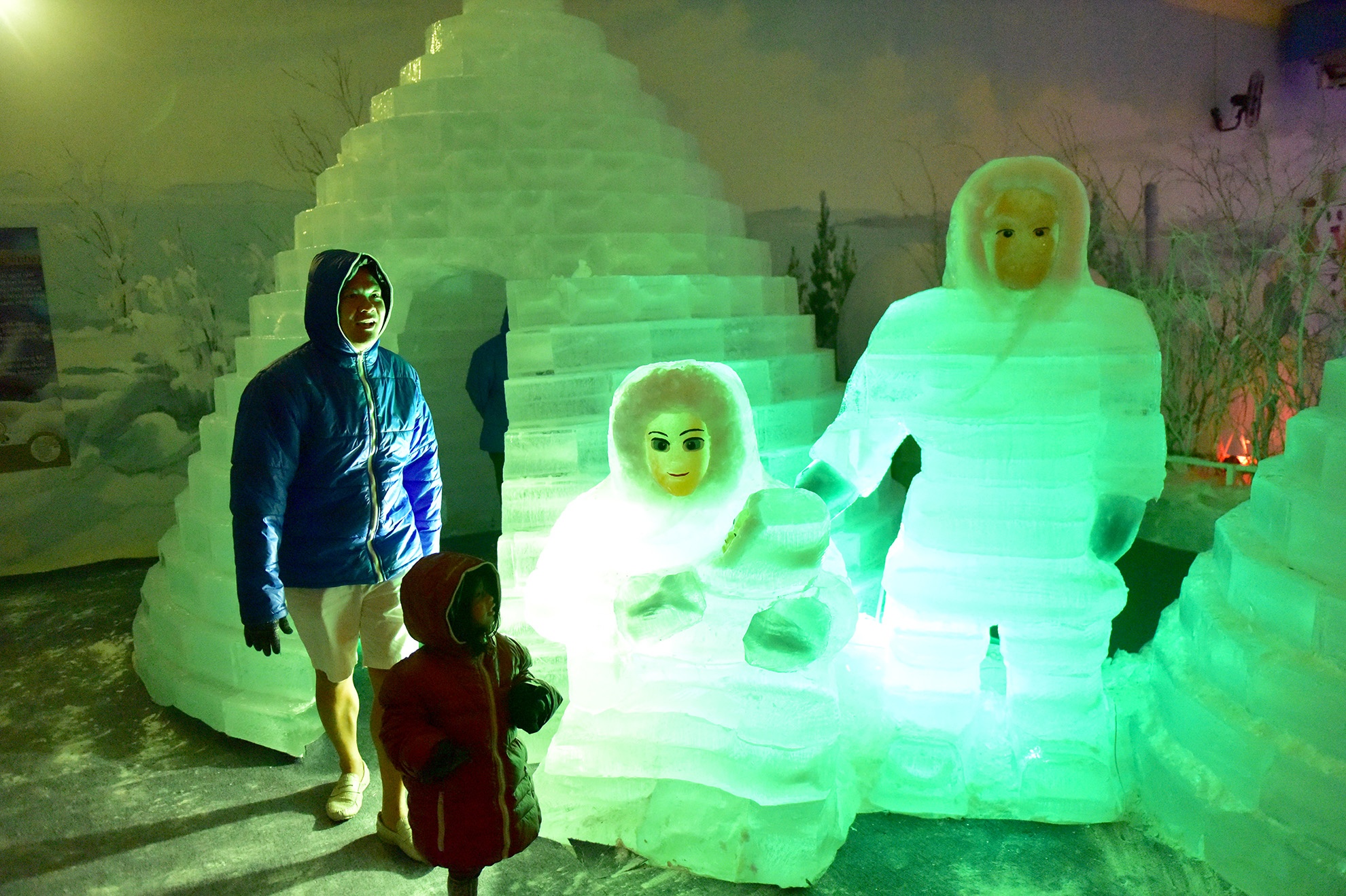 Gioi tre no dua voi bang tuyet o Sai Gon anh 5