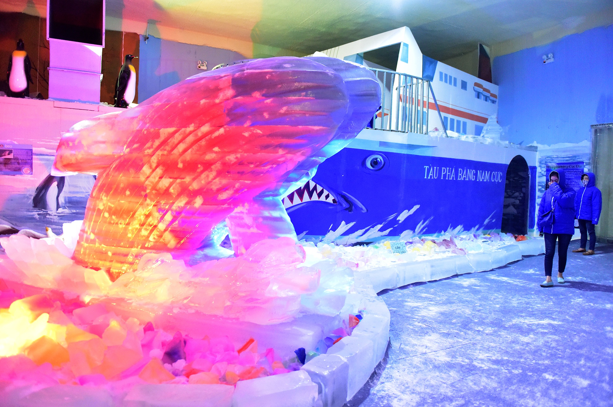 Gioi tre no dua voi bang tuyet o Sai Gon anh 6