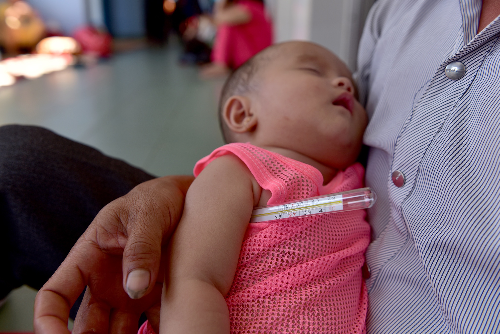 tre nhap vien do nang nong anh 14