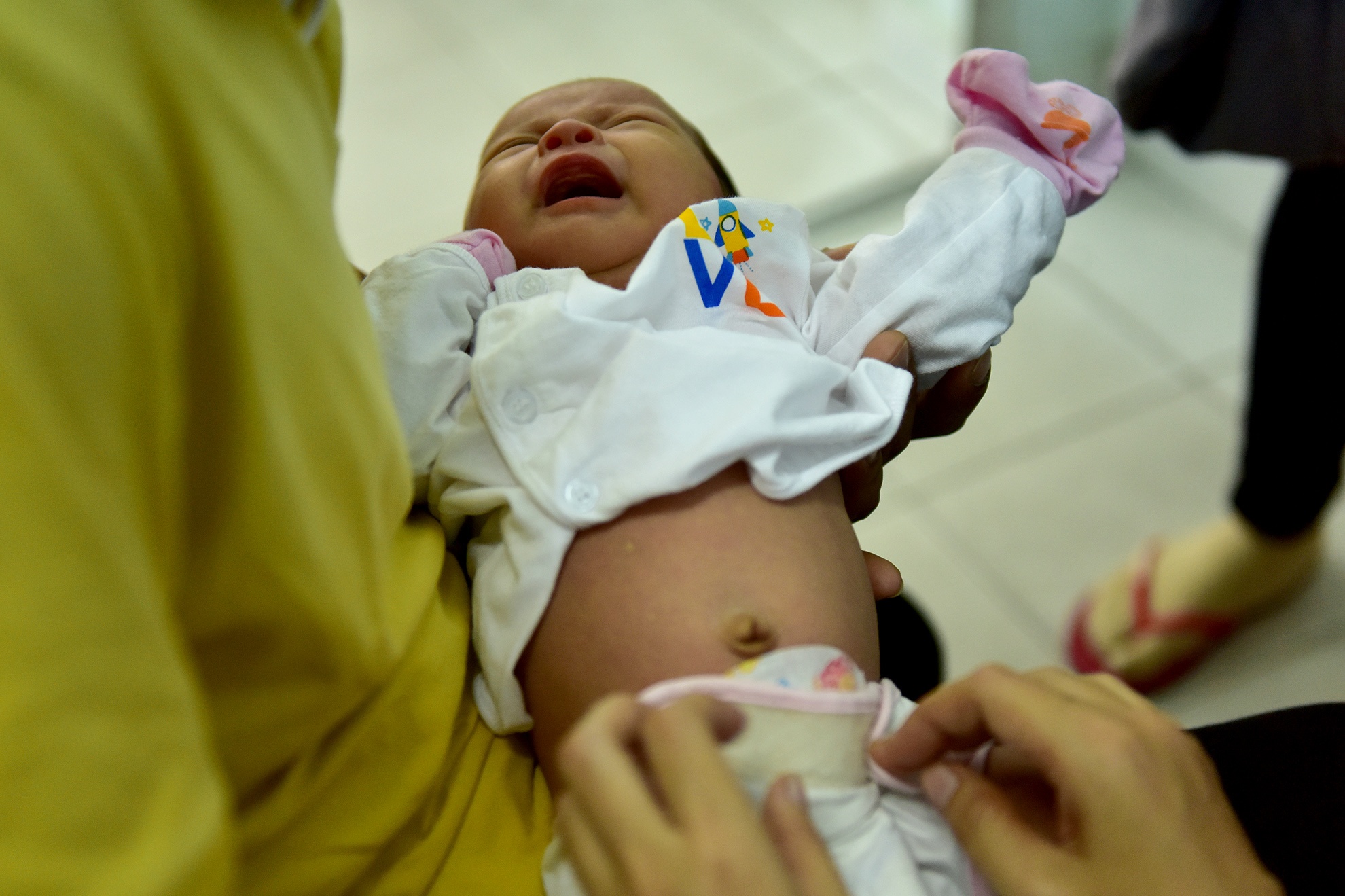 tre nhap vien do nang nong anh 16