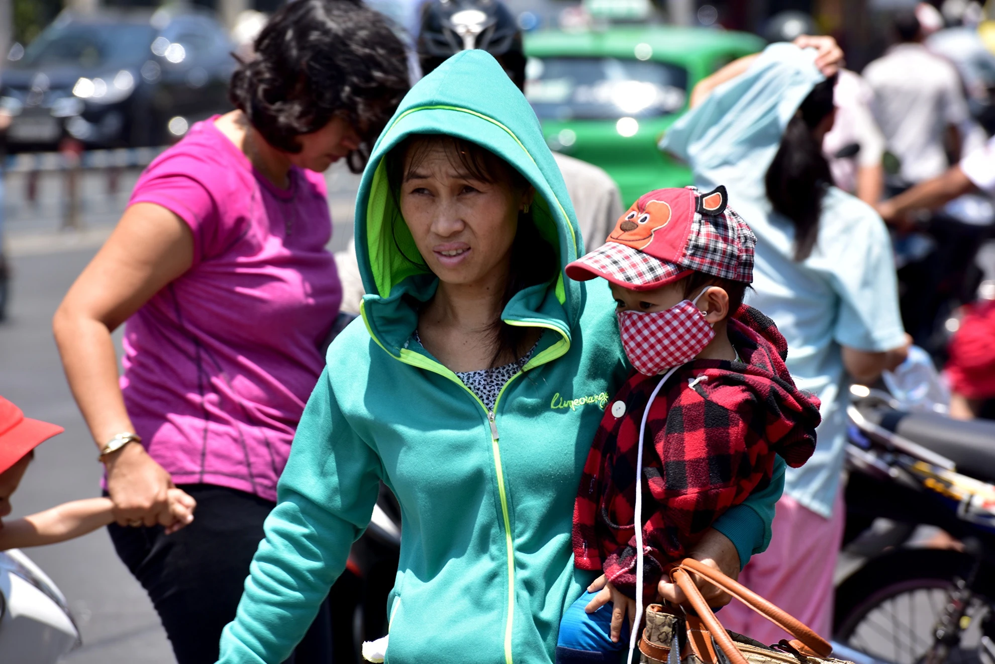 tre nhap vien do nang nong anh 1