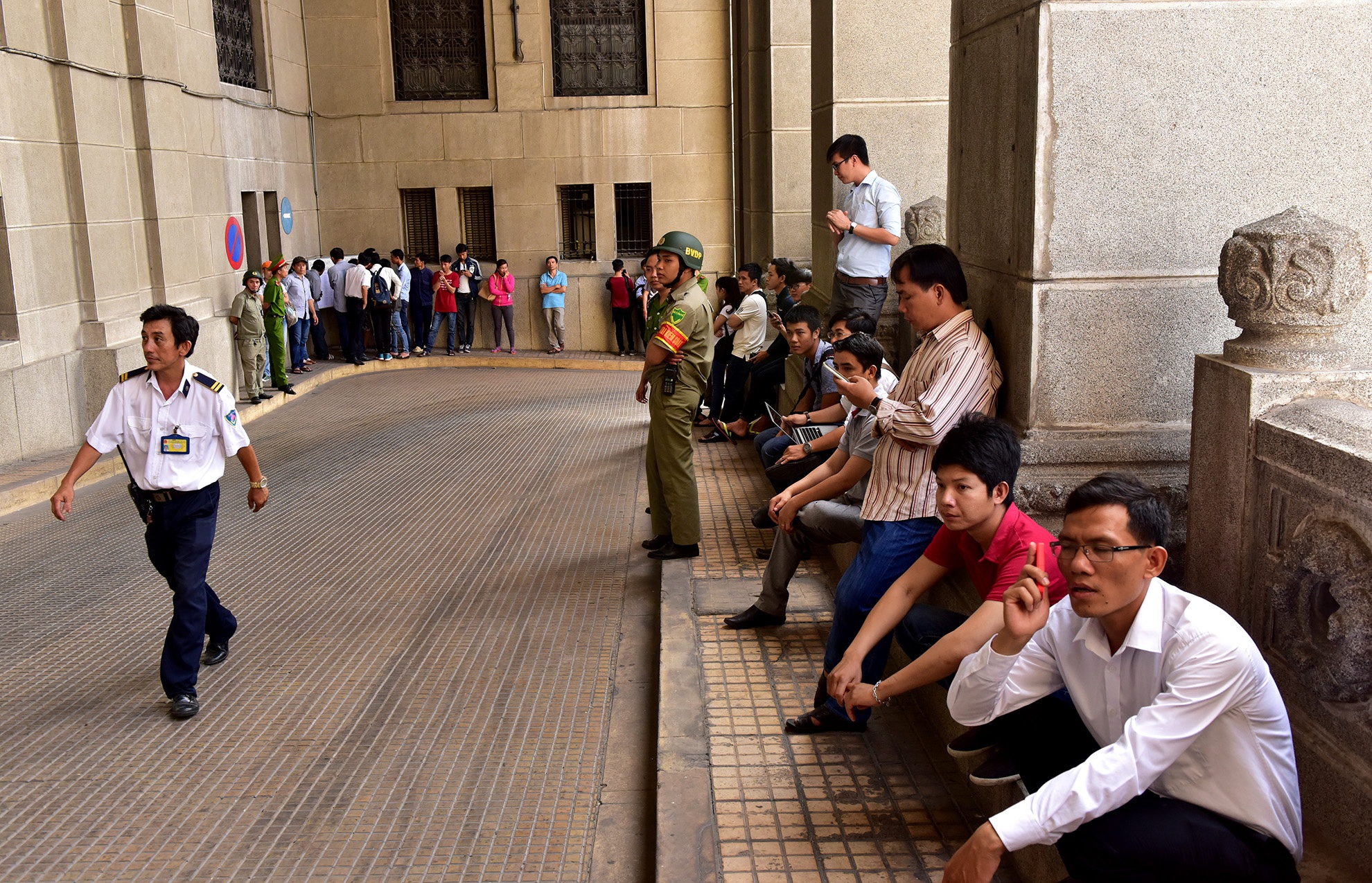 ban tien luu niem 100 dong o TP HCM anh 1