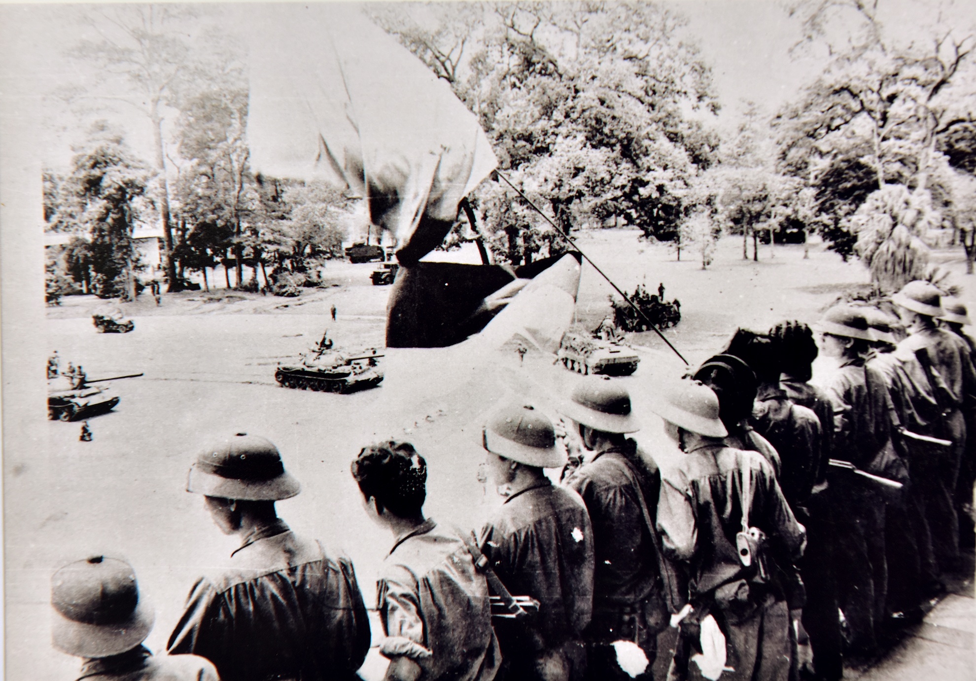 nhung khoanh khac quy gia ngay 30/4 anh 9