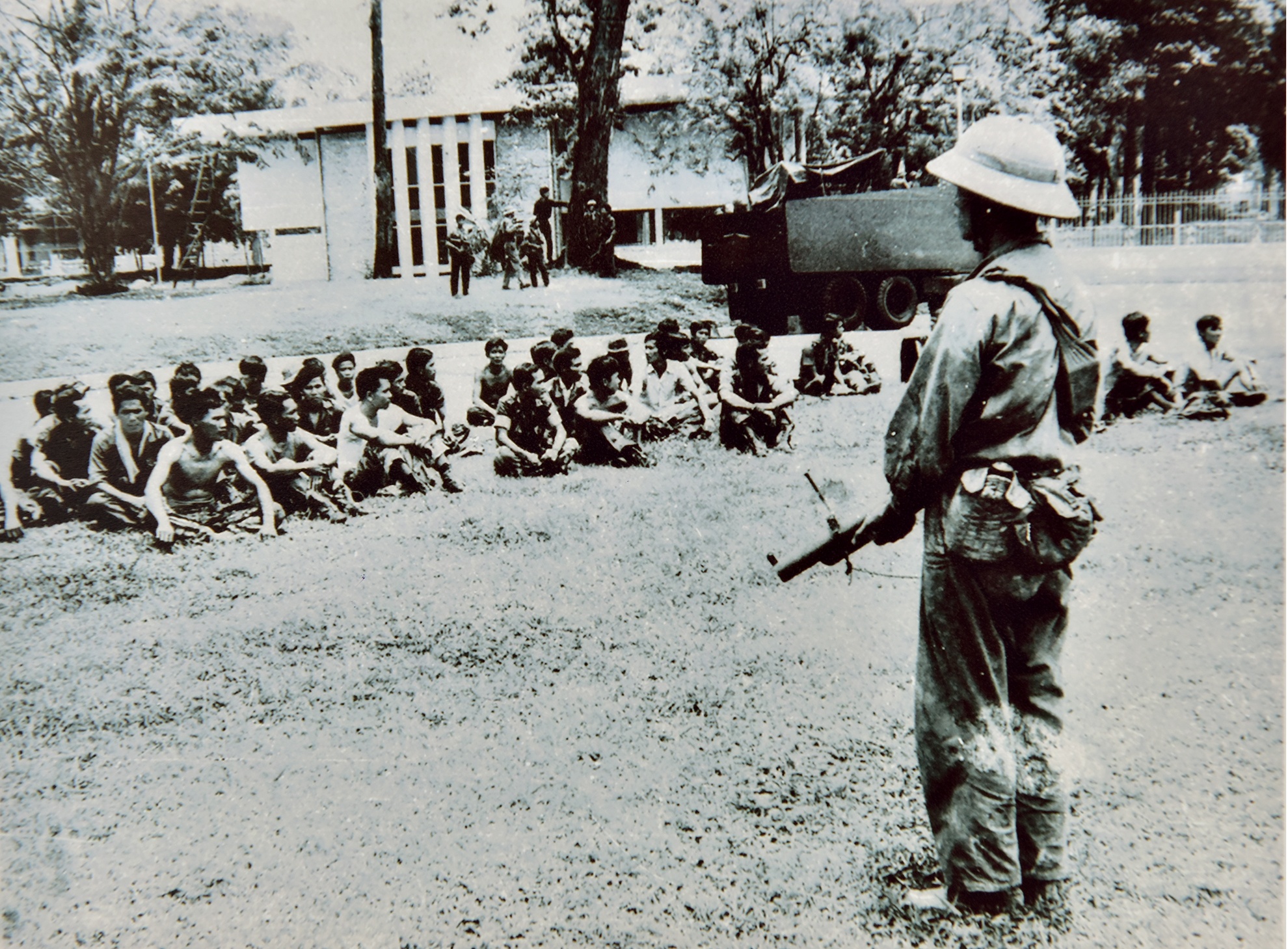 nhung khoanh khac quy gia ngay 30/4 anh 13