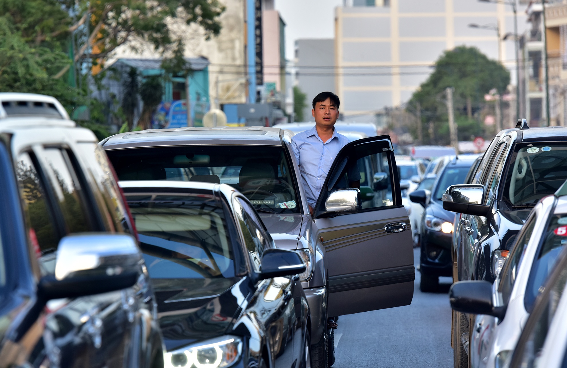 Canh qua tai tai ben xe mien Dong truoc ngay nghi le hinh anh