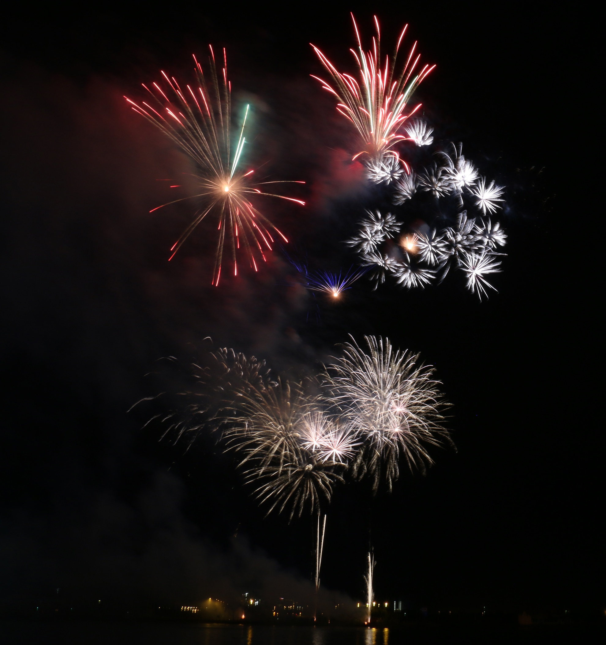 hinh anh phao hoa 30/4 anh 1