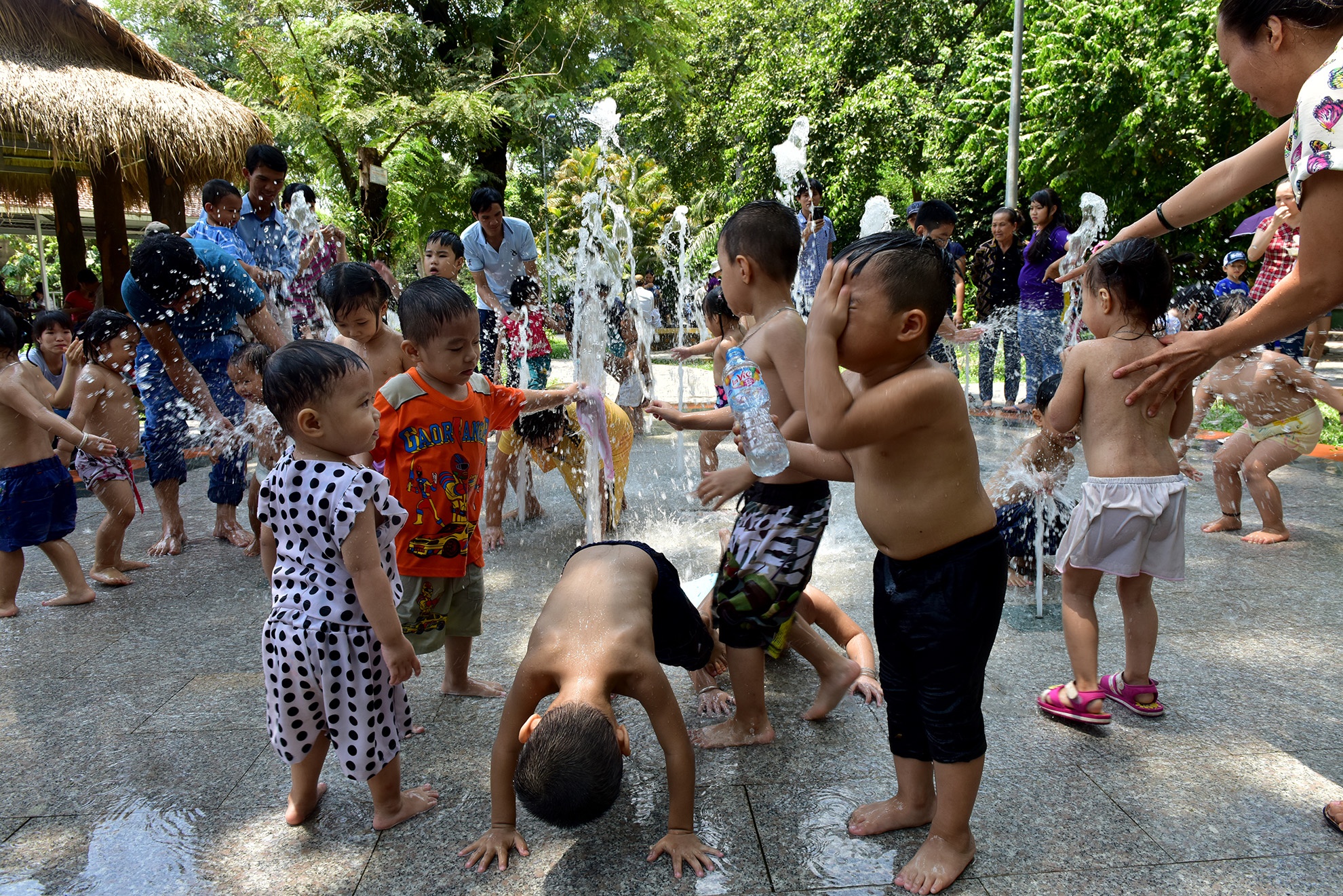 Khu vui choi dong nghit dip nghi le 30/4 anh 18