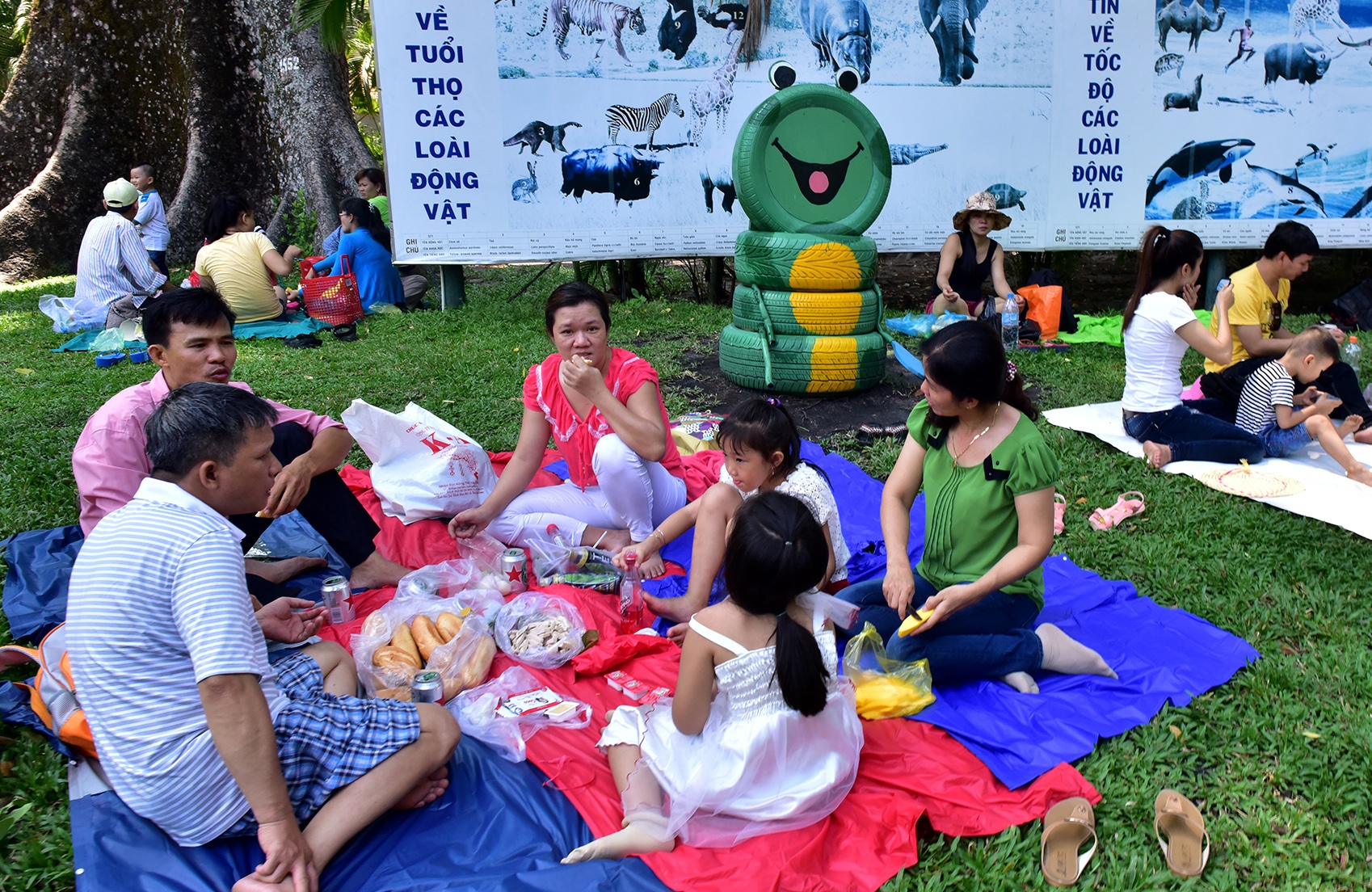 Khu vui choi dong nghit dip nghi le 30/4 anh 19