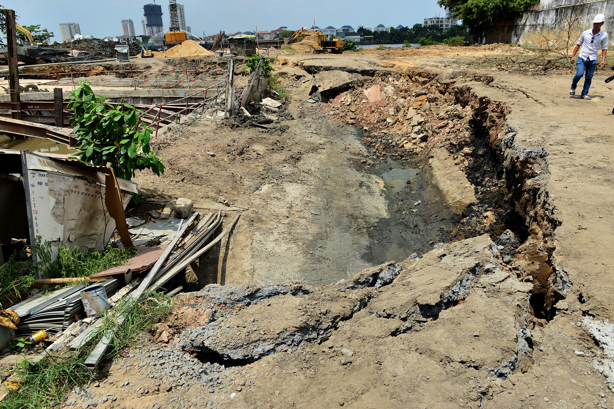 cong trinh cao tang sut lun o Sai Gon anh 3