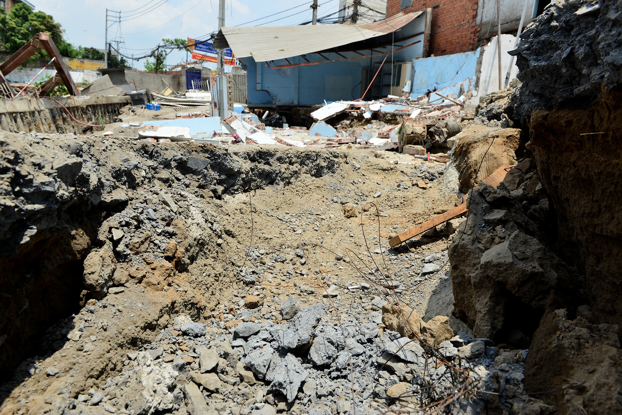 cong trinh cao tang sut lun o Sai Gon anh 4