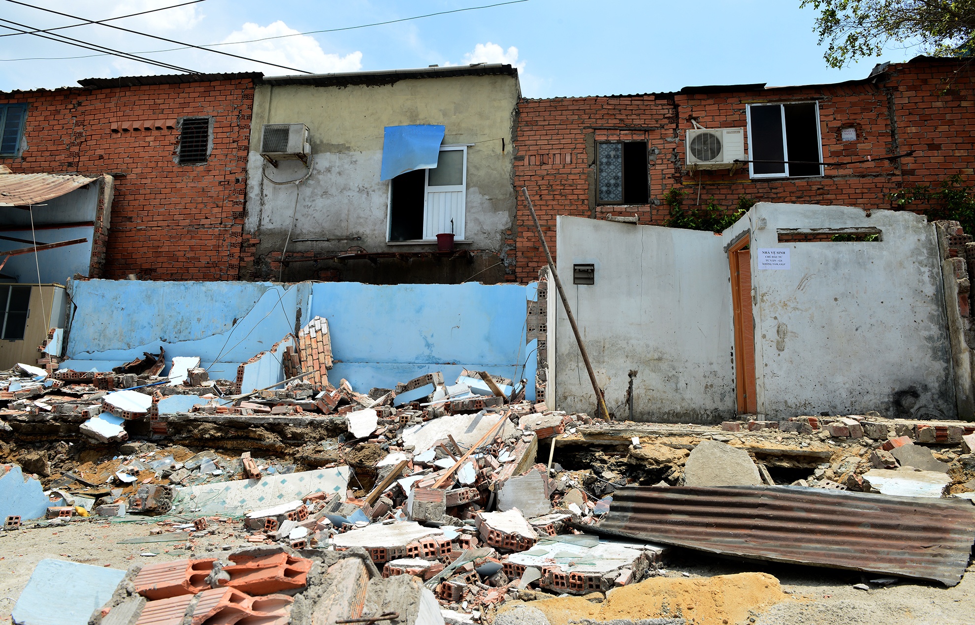 cong trinh cao tang sut lun o Sai Gon anh 10