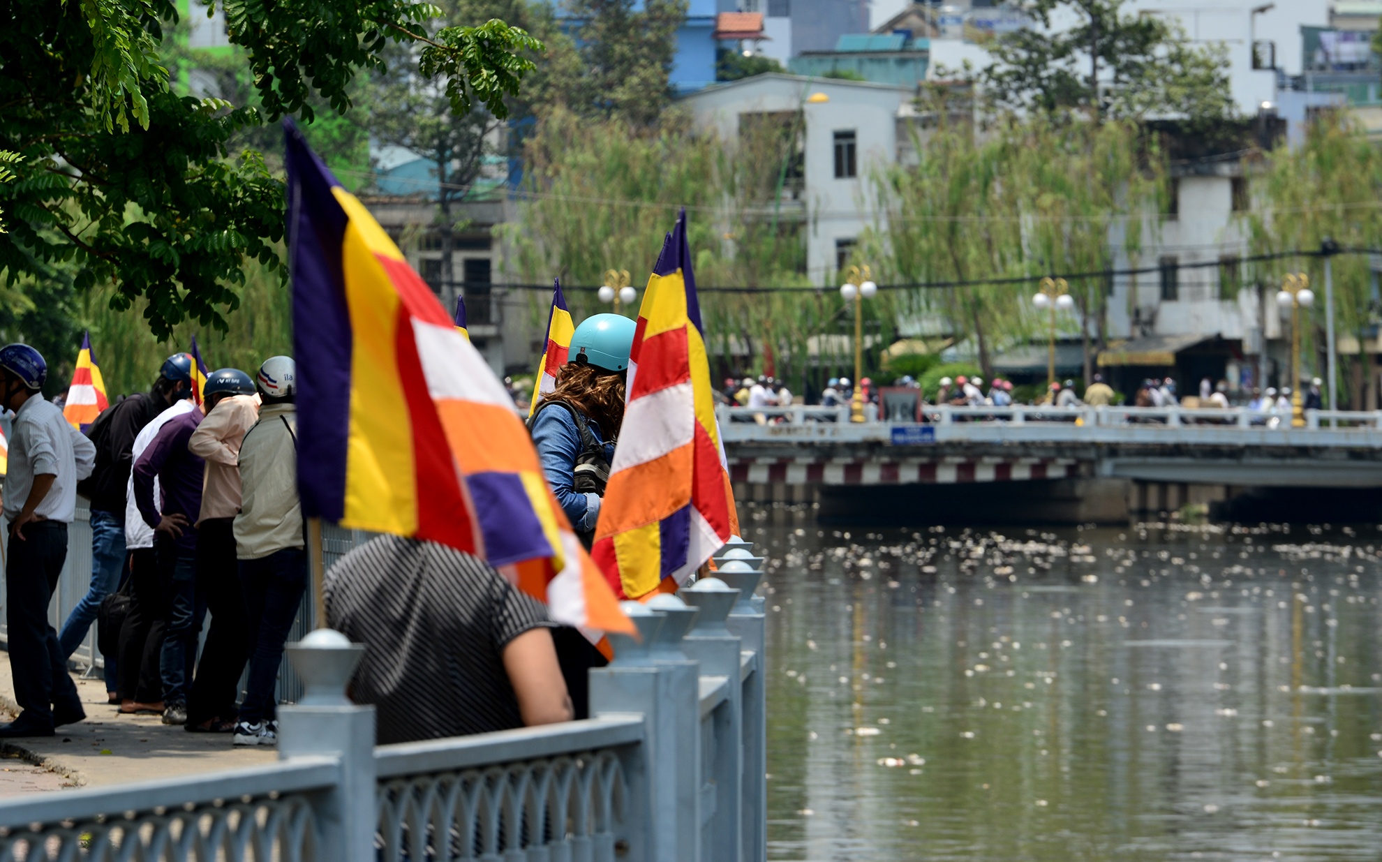 Ca chet kenh Nhieu Loc anh 12