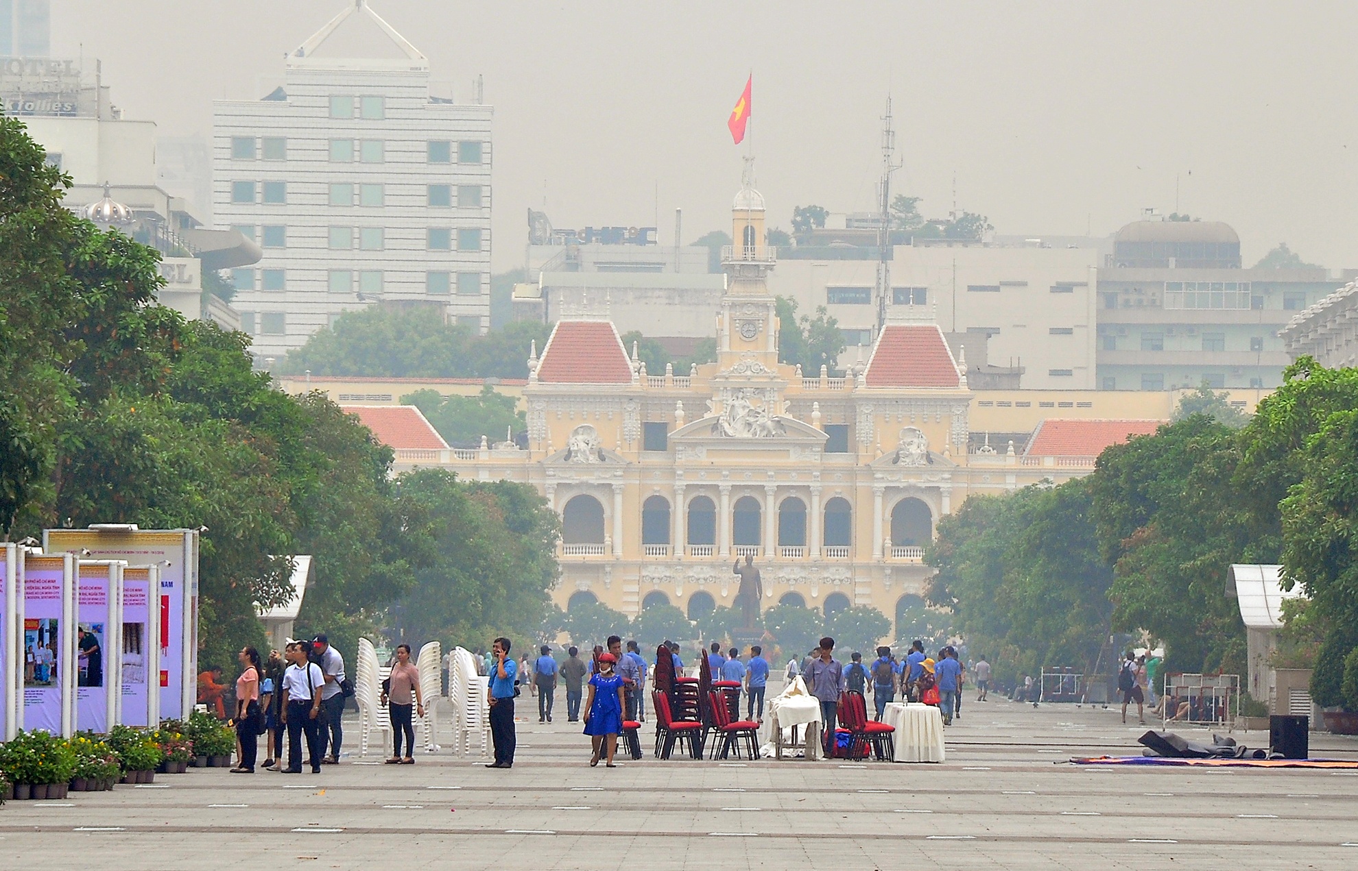 Sài Gòn chìm trong sương mù ảnh 8 Sai Gon chim trong suong mu anh 8