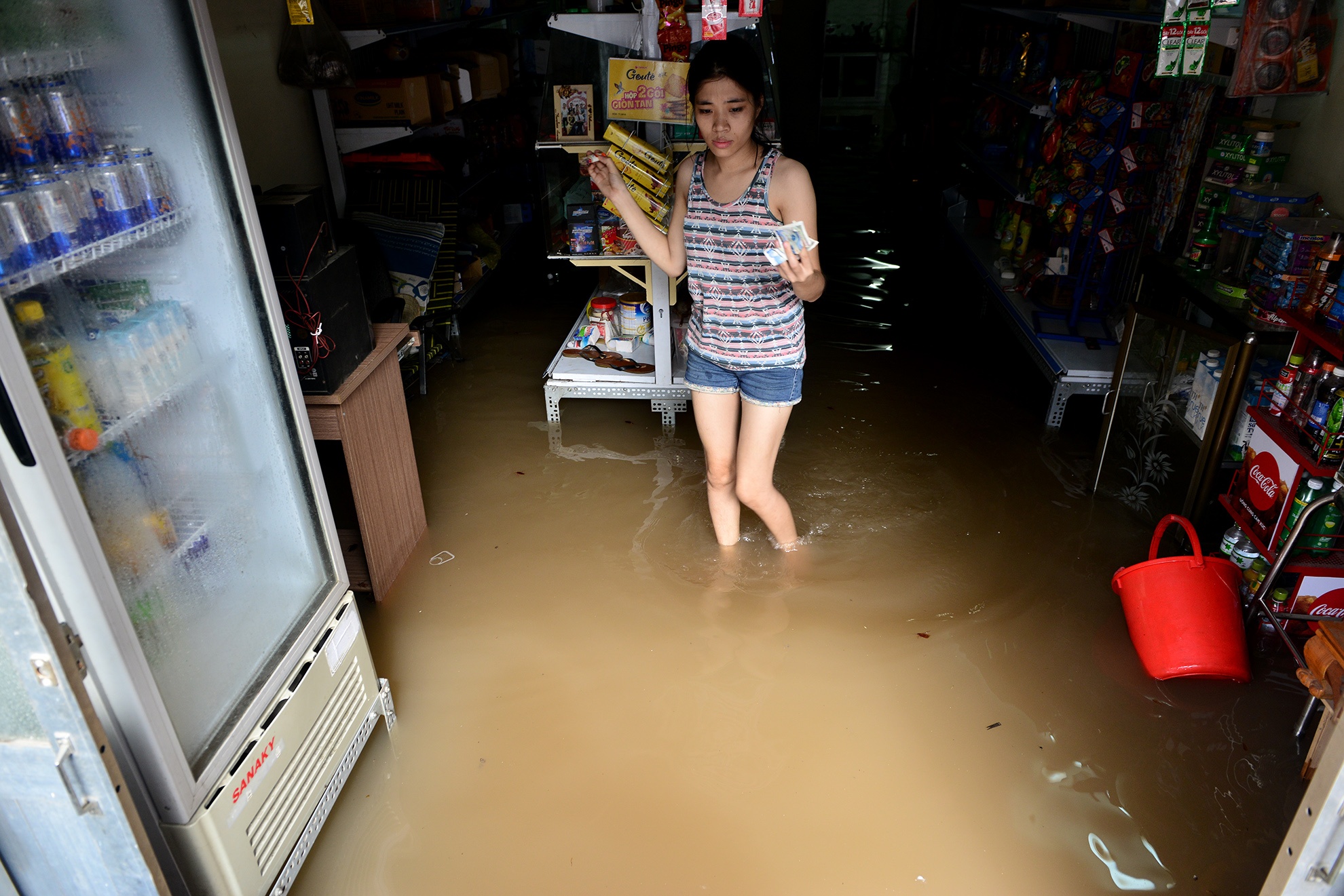 hang tram nha dan bi ngam trong nuoc ban o Sai Gon anh 14