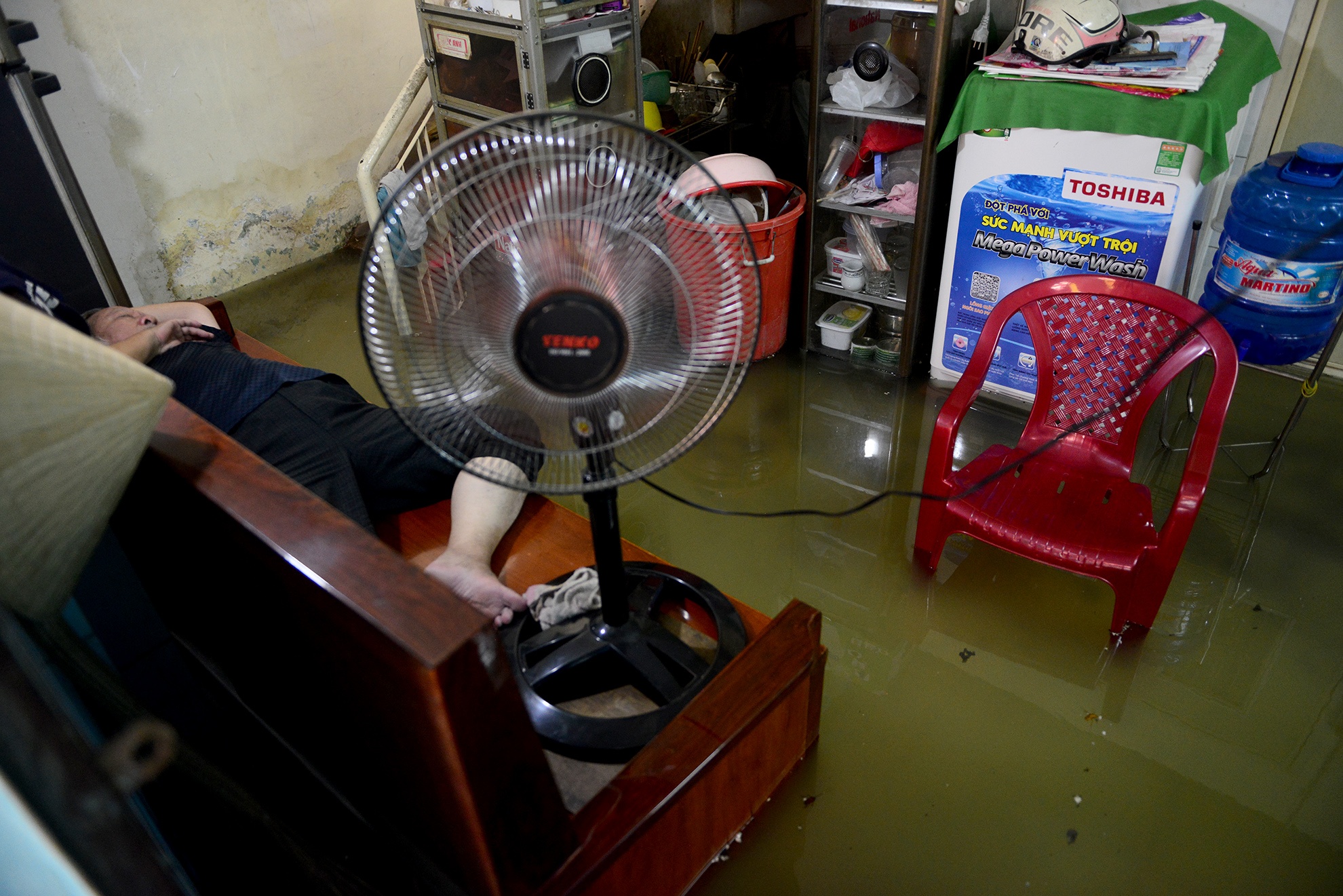 hang tram nha dan bi ngam trong nuoc ban o Sai Gon anh 15