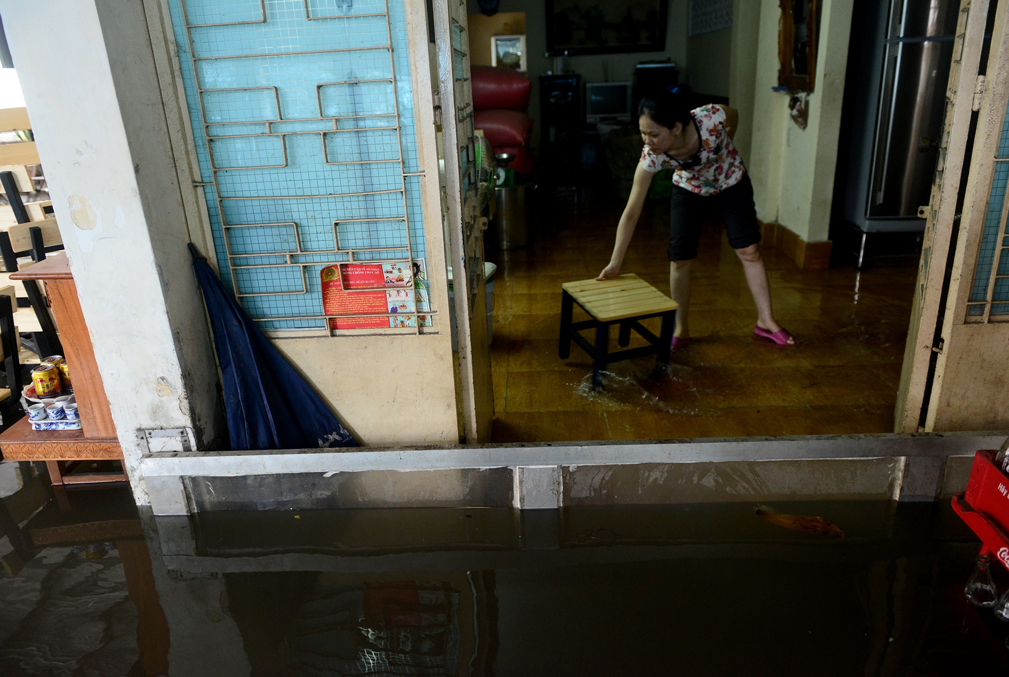 hang tram nha dan bi ngam trong nuoc ban o Sai Gon anh 16