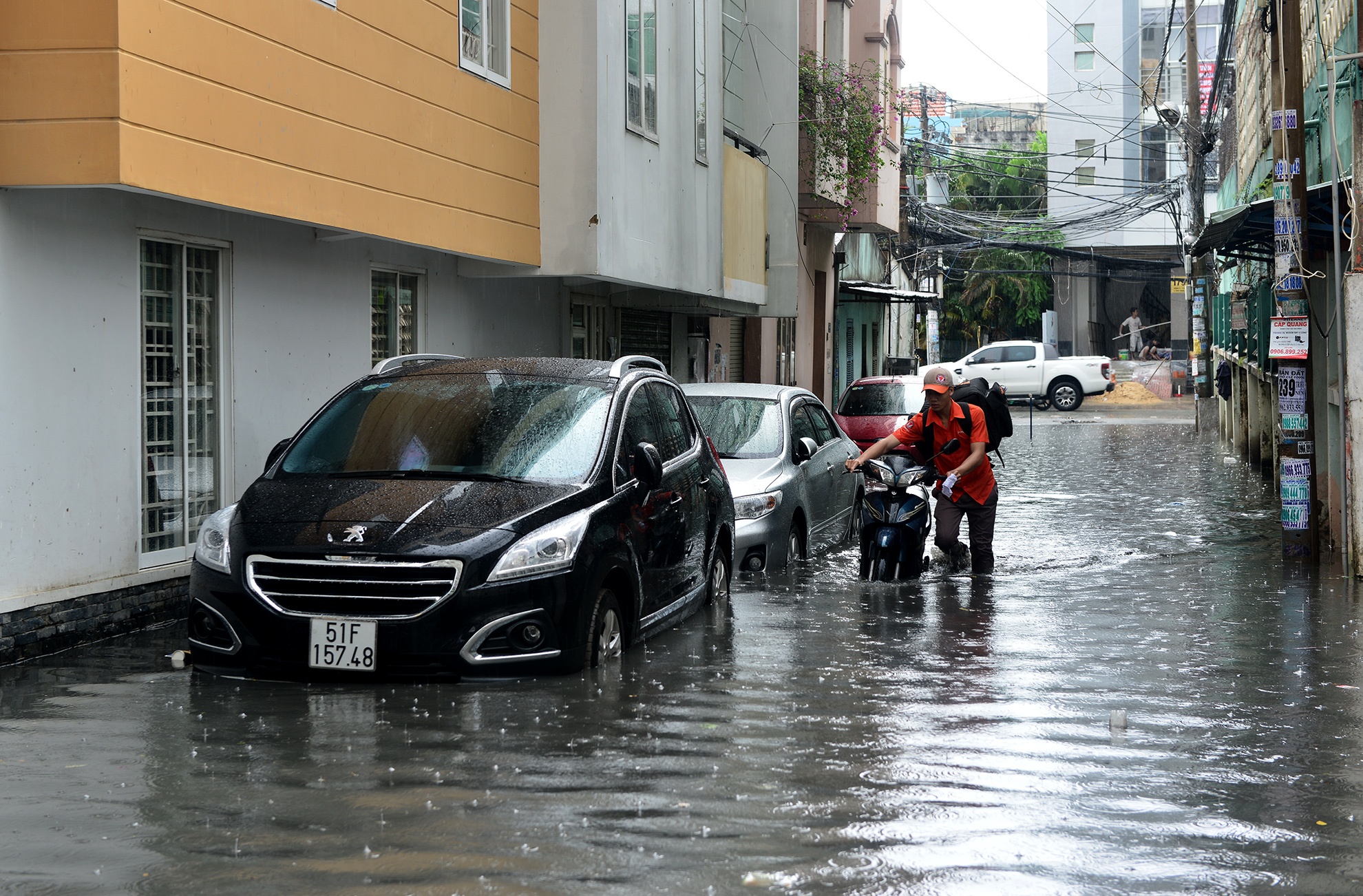 hang tram nha dan bi ngam trong nuoc ban o Sai Gon anh 1