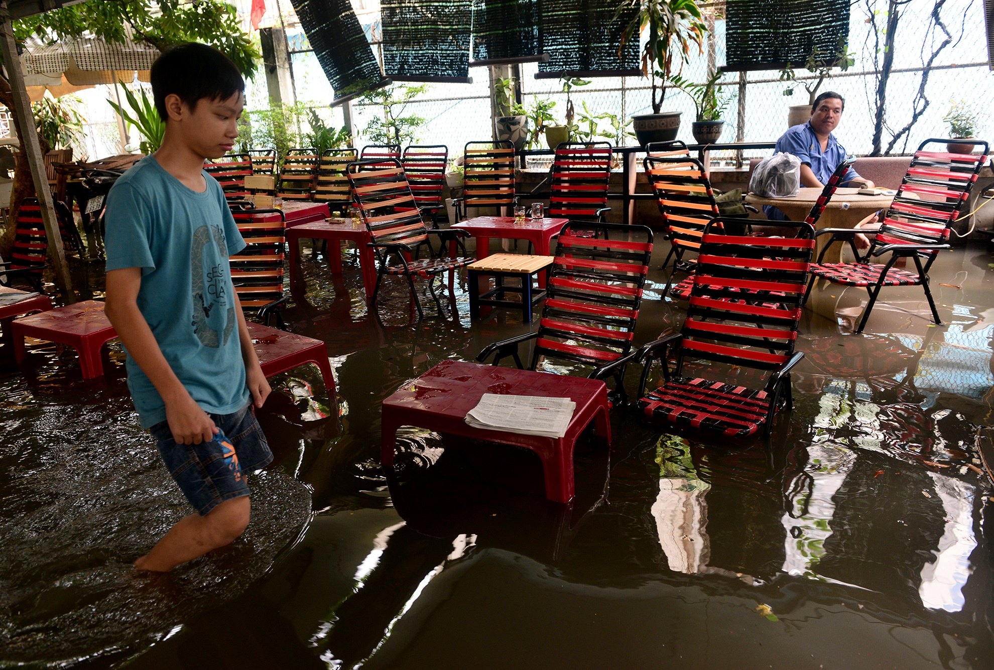 hang tram nha dan bi ngam trong nuoc ban o Sai Gon anh 8
