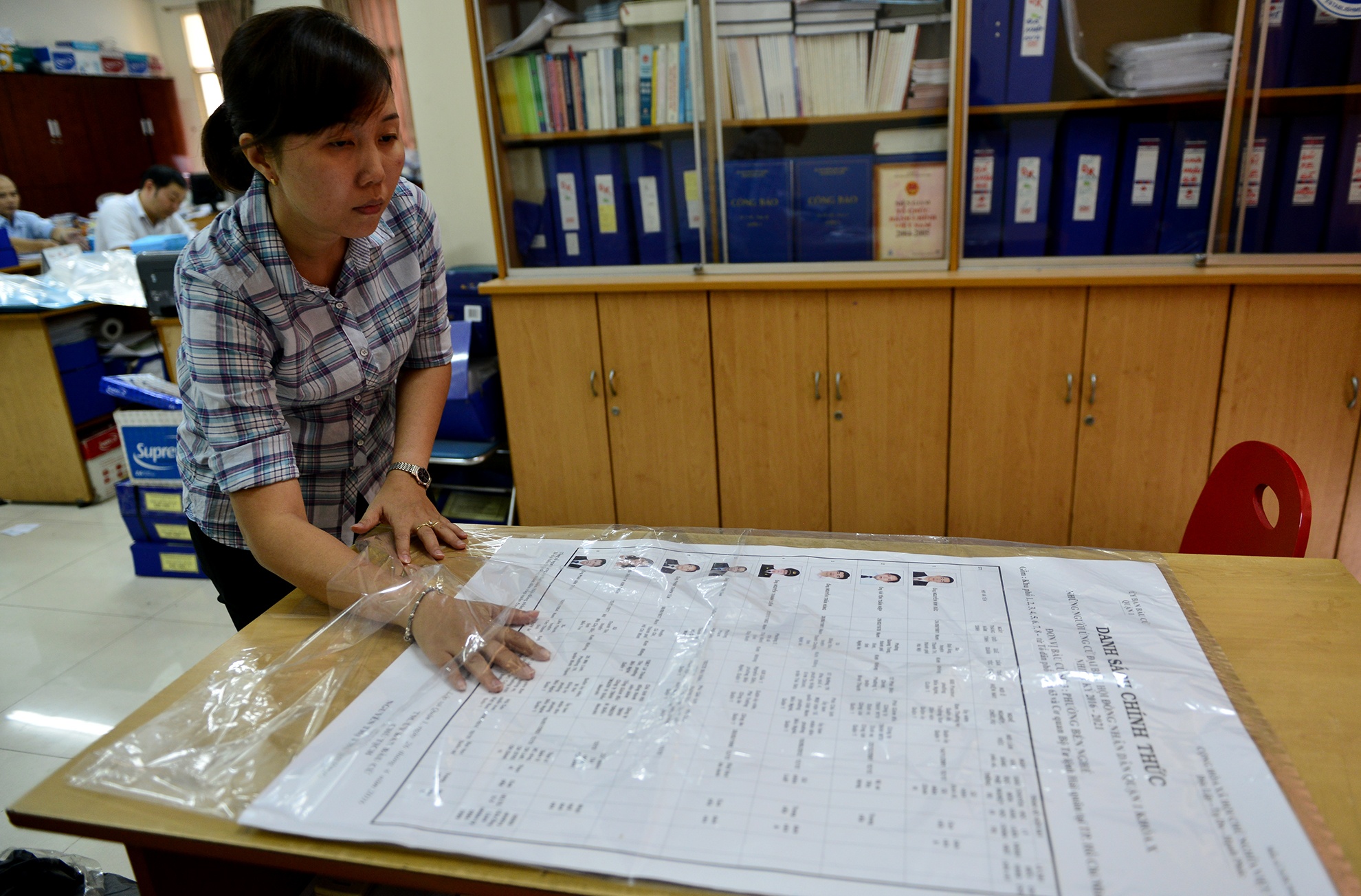 Hinh anh ngay bau cu anh 17