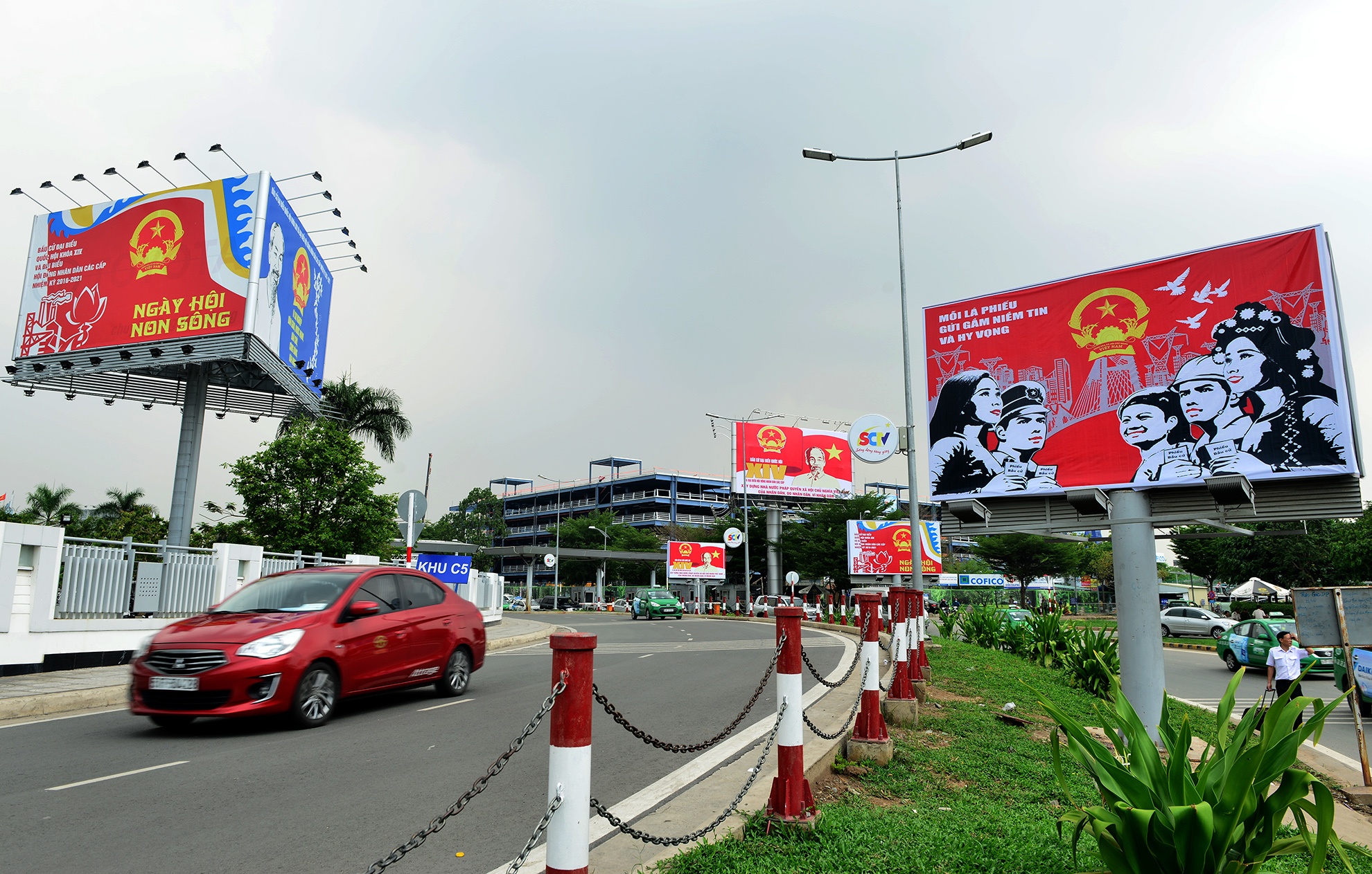 Hinh anh ngay bau cu anh 10