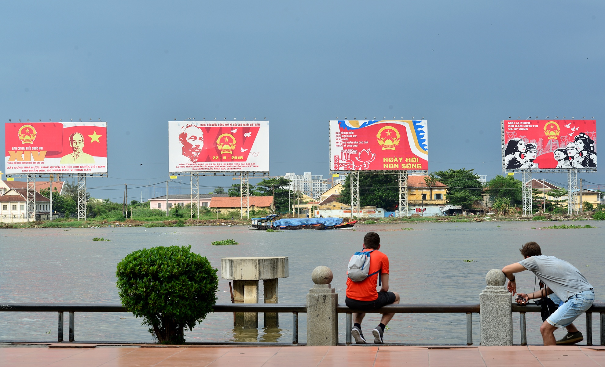 Hinh anh ngay bau cu anh 11