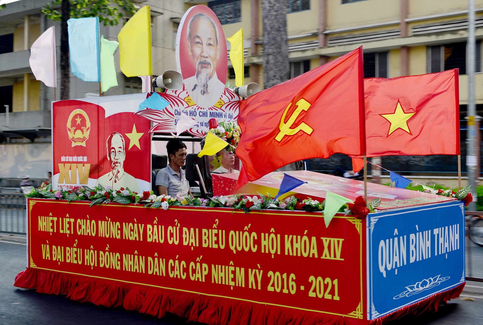 Hinh anh ngay bau cu anh 12