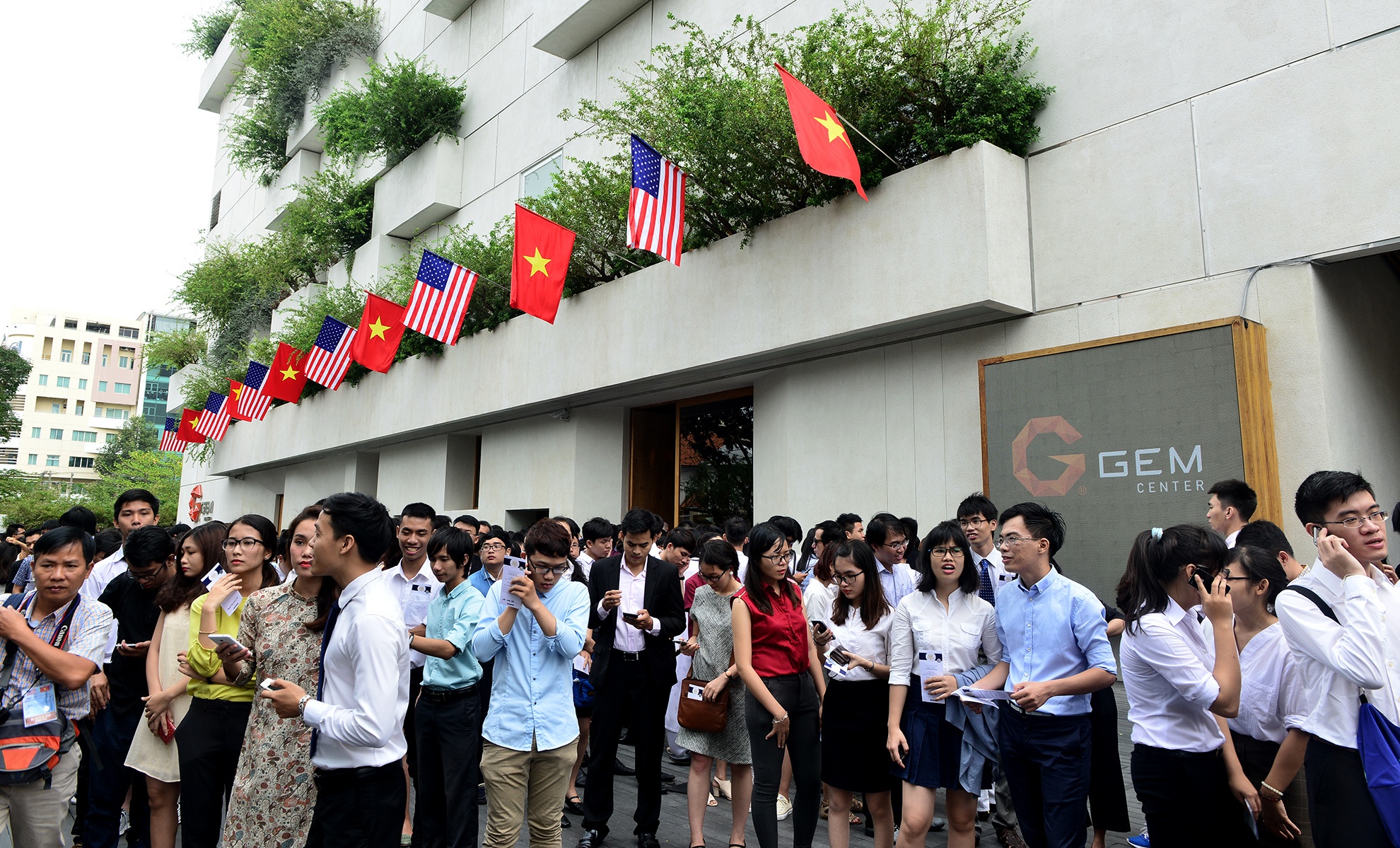 TT Obama gap gioi tre TP HCM anh 1