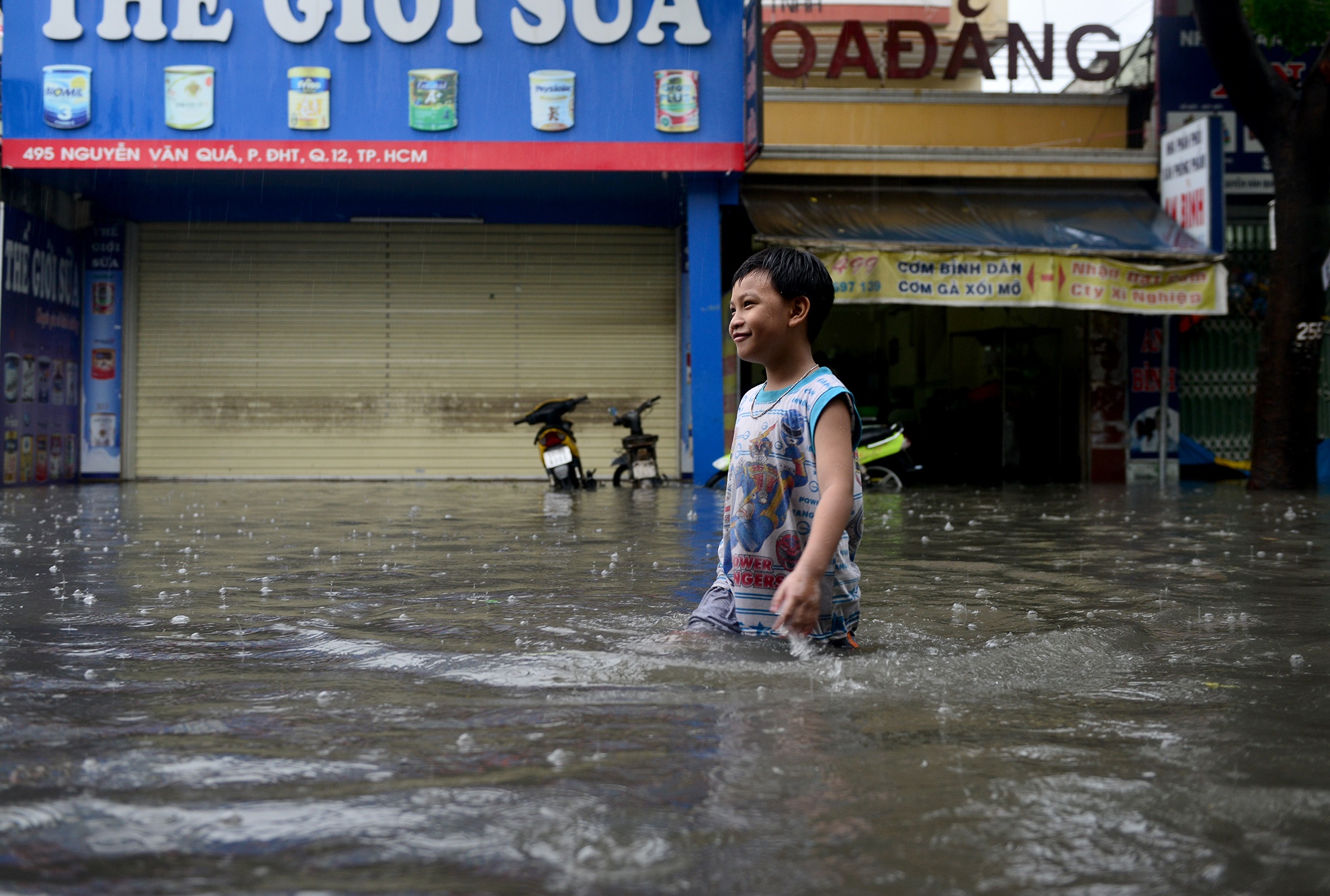 sai gon ngap nang anh 6