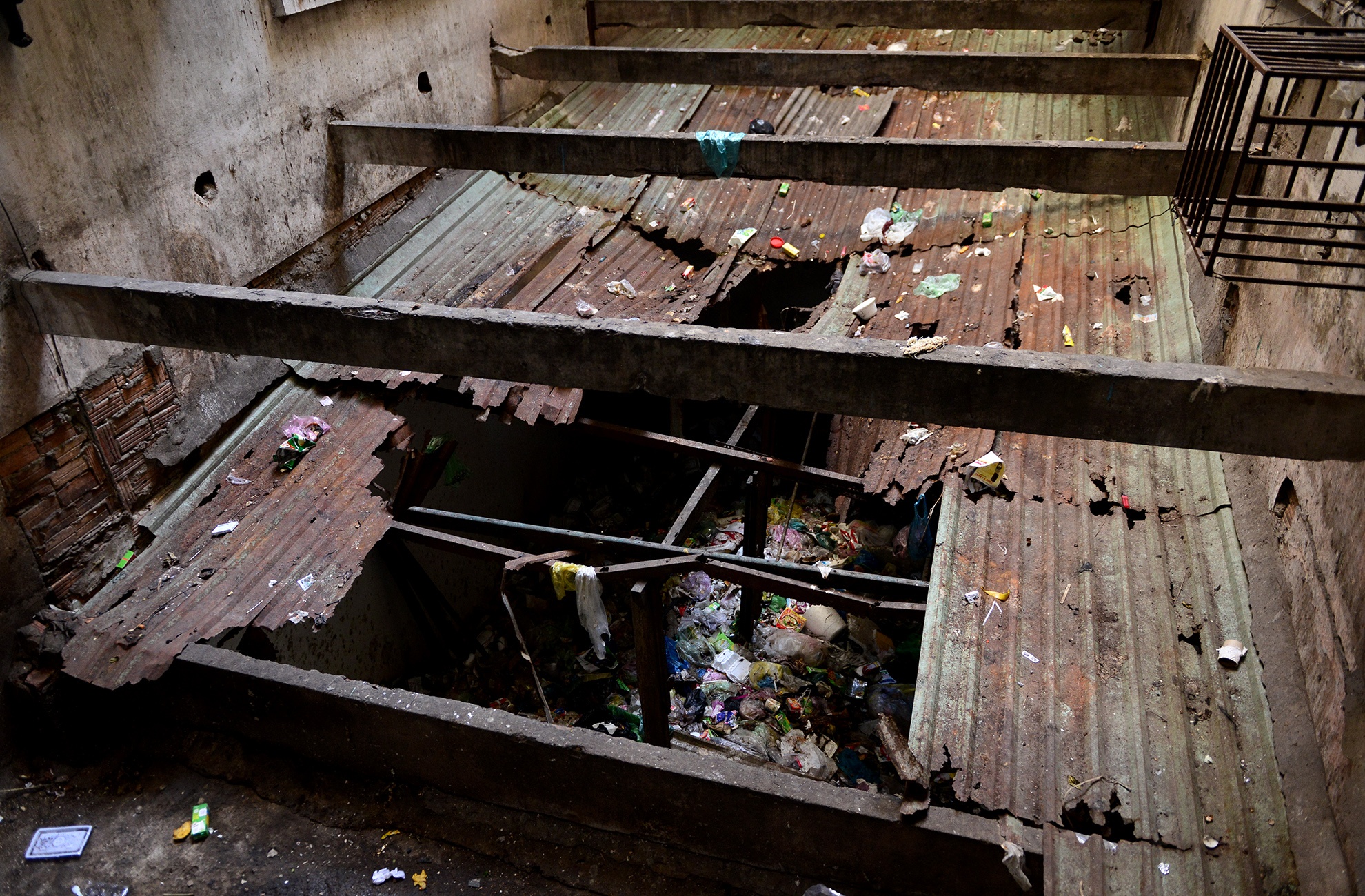 chung cu bi thu Dinh La Thang muon thao do anh 16