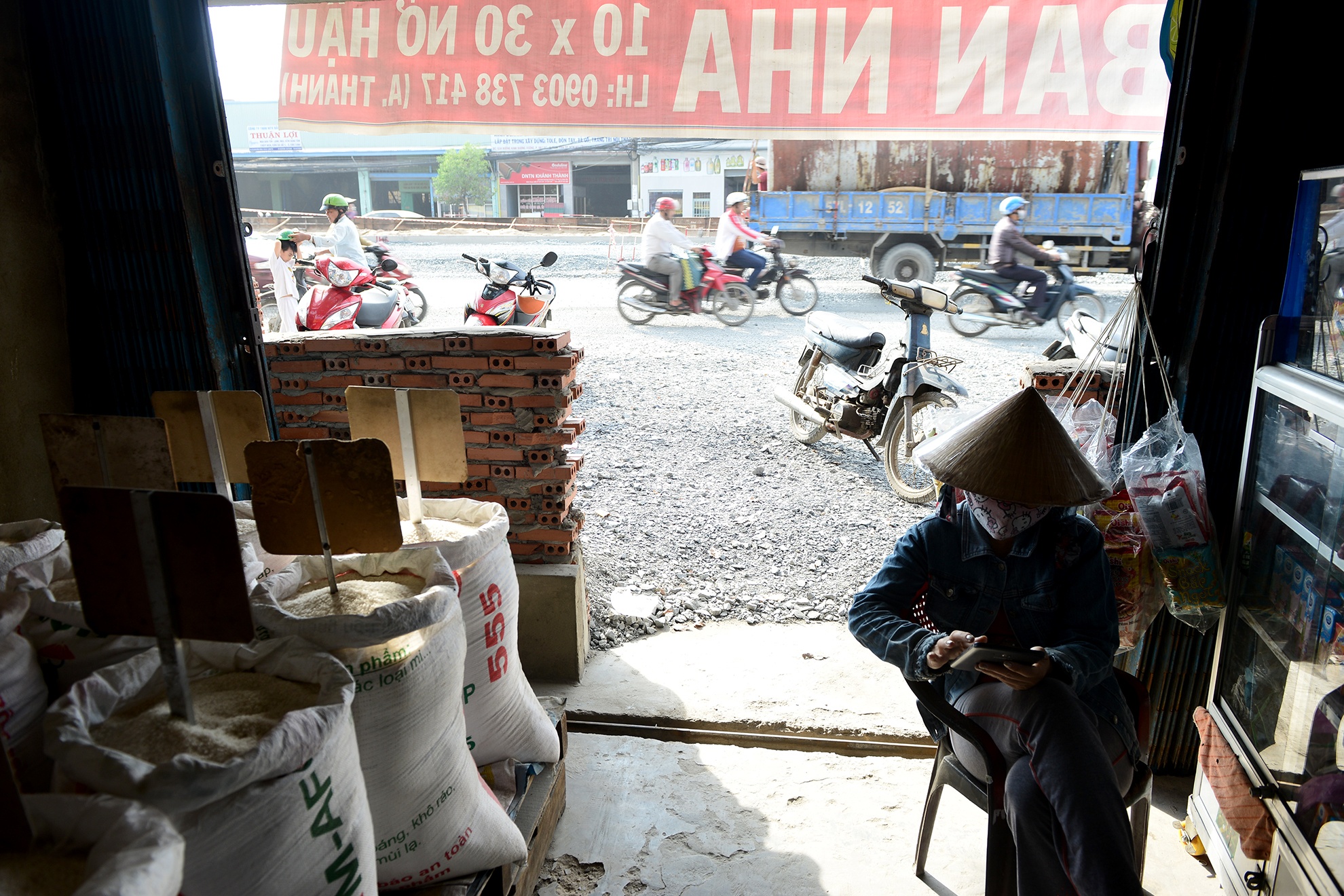 dan hoang mang vi nang duong qua cao anh 14