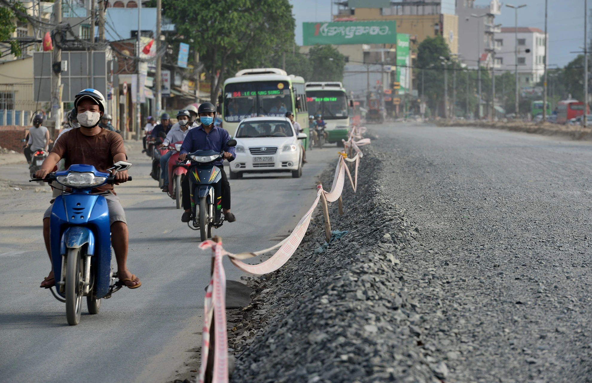 dan hoang mang vi nang duong qua cao anh 1