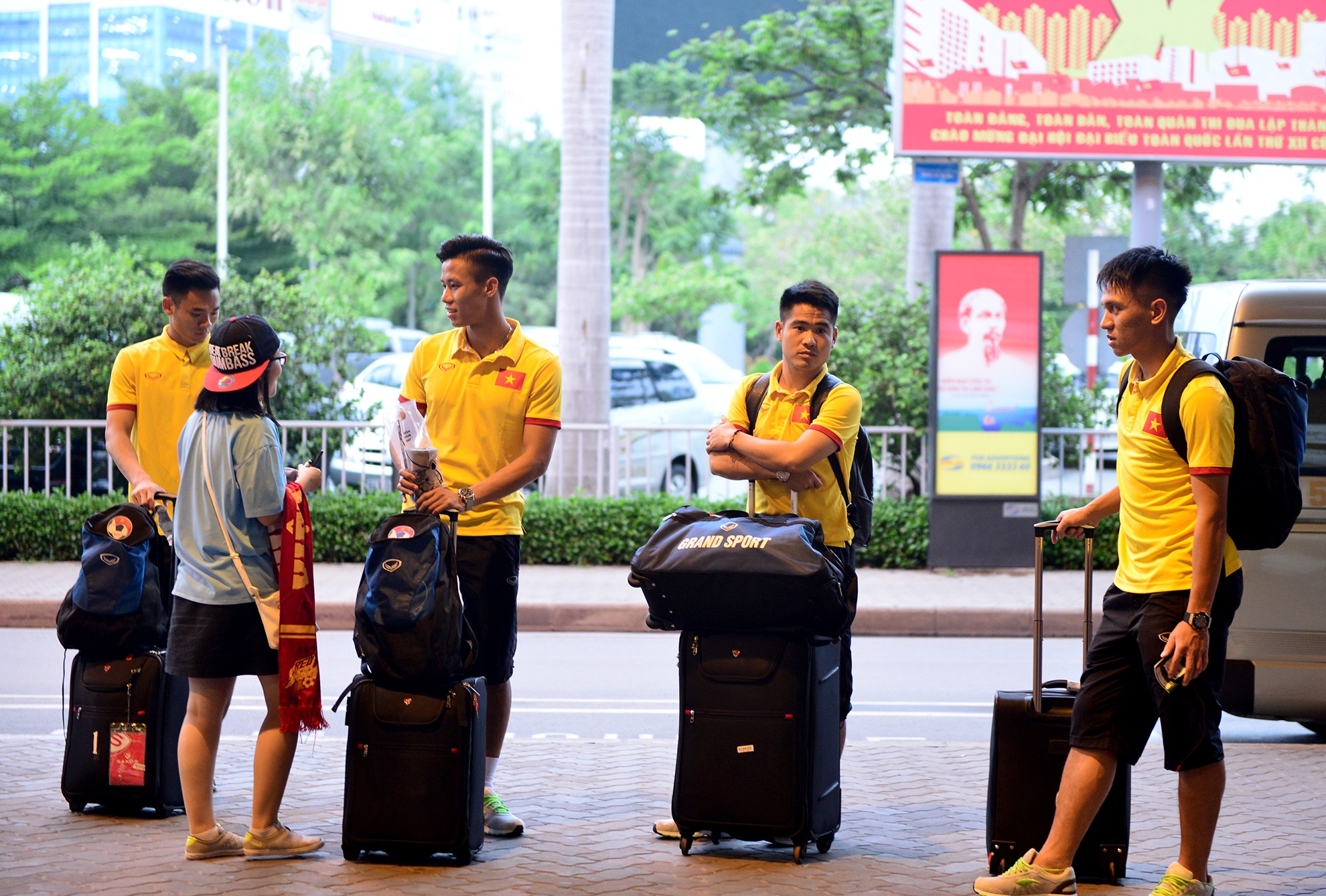 doi tuyen Viet Nam tro ve tu Myanmar anh 12