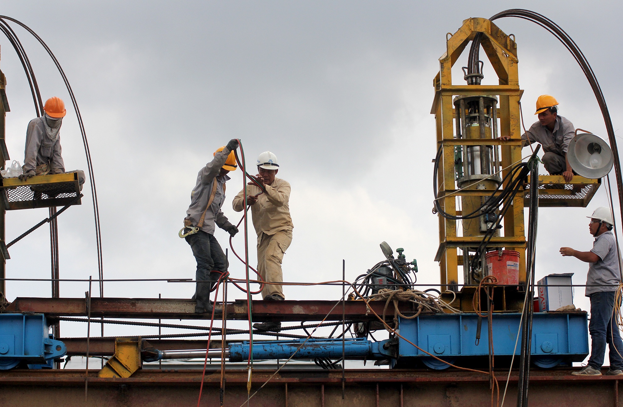 hoan thanh cong trinh cau Ghenh anh 9