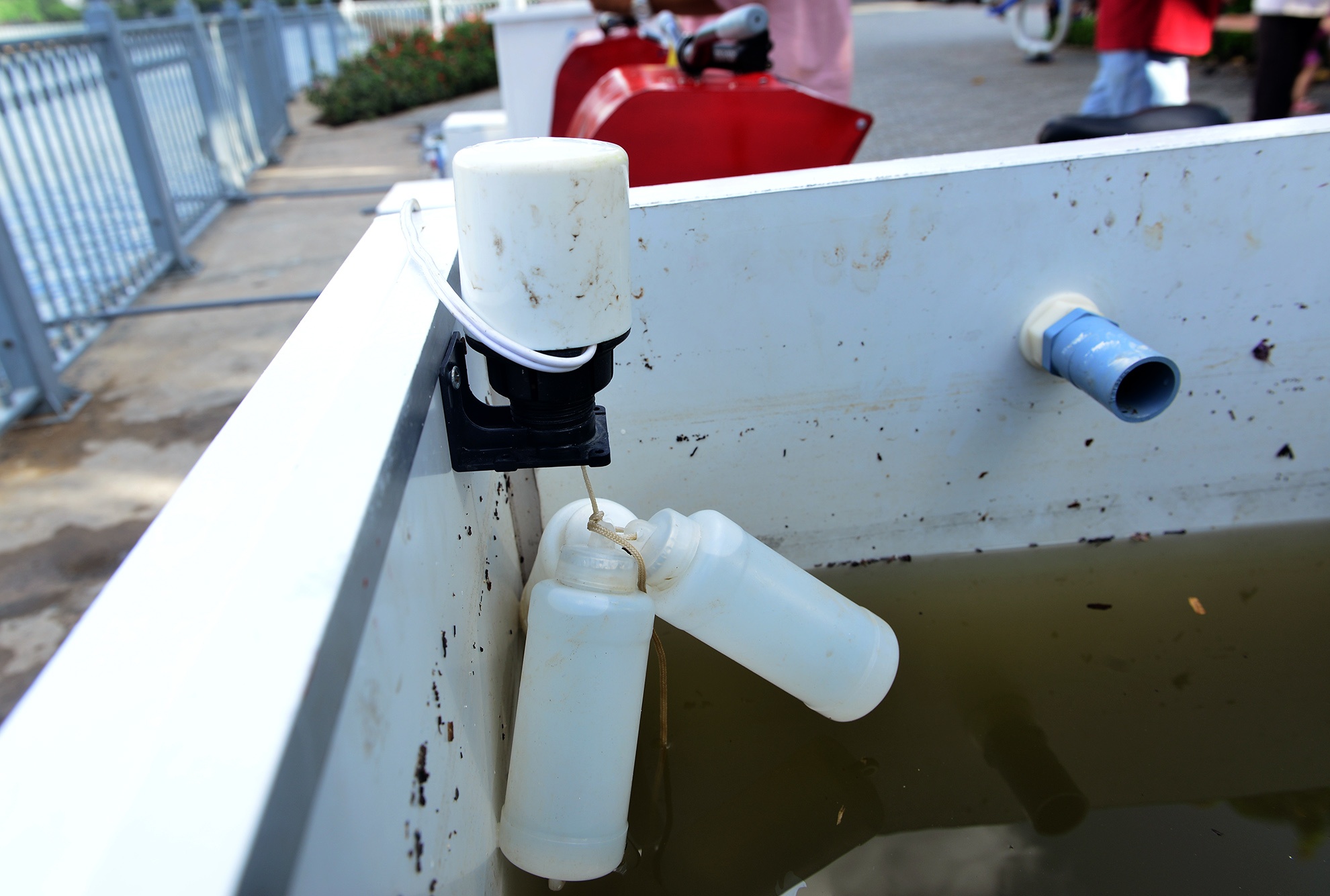 lap may tap the duc loc nuoc o Sai Gon anh 10