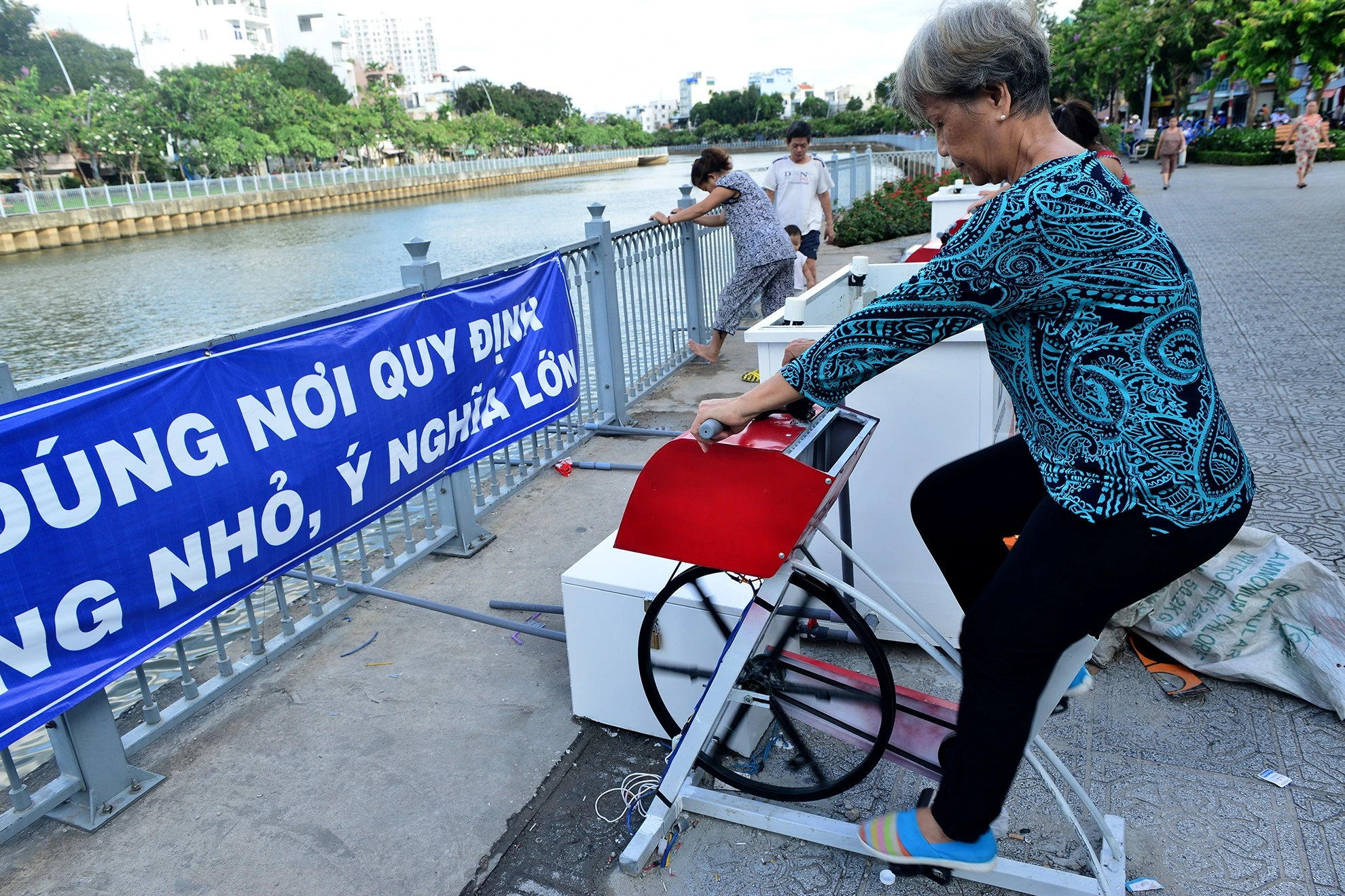 lap may tap the duc loc nuoc o Sai Gon anh 12