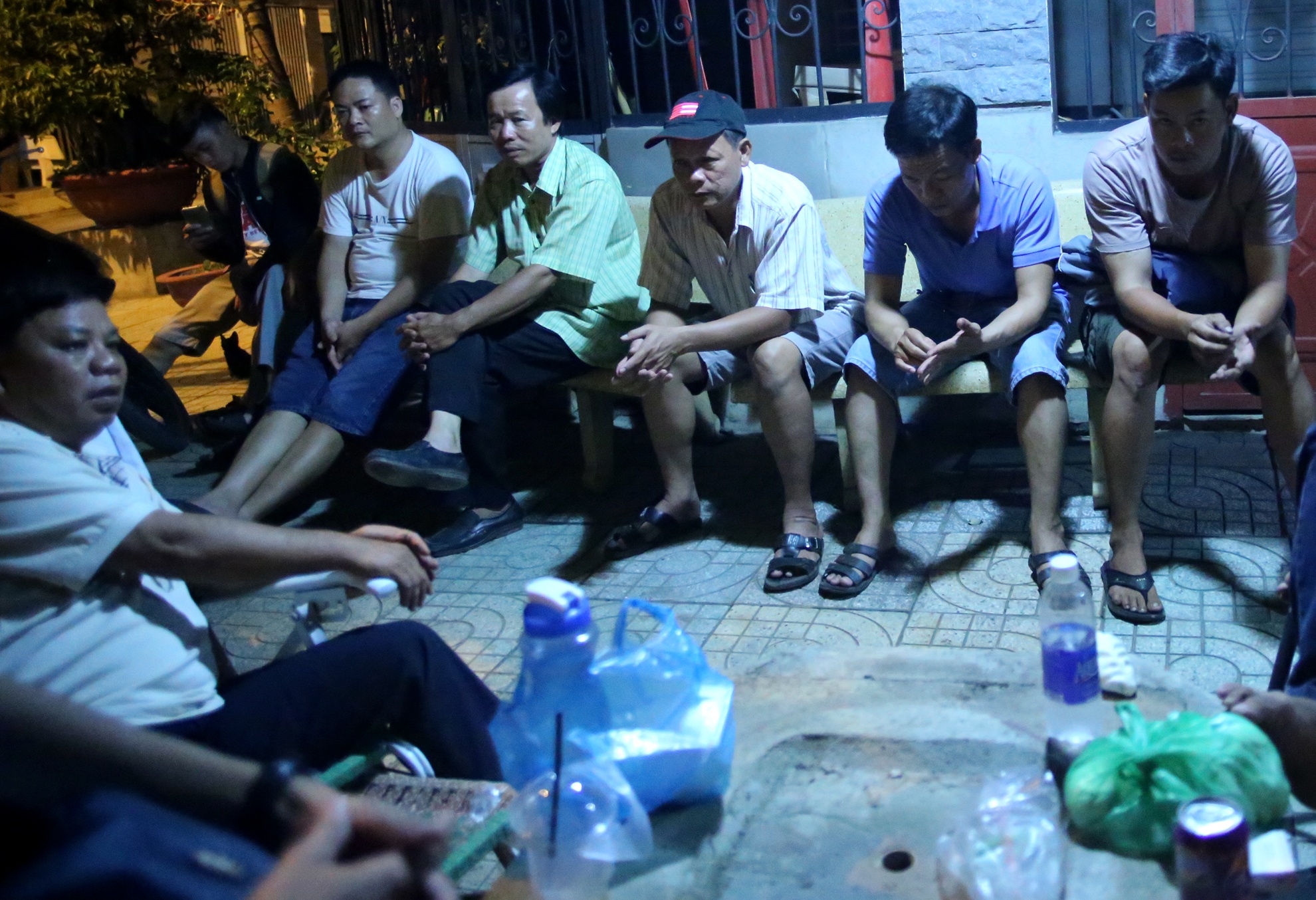 thuc dem nop ho so cho con anh 5