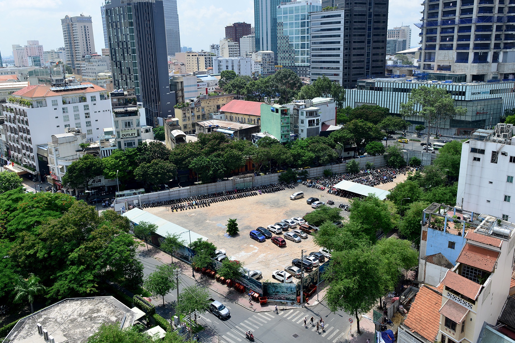 Can canh nhung khu dat vang nhieu truan chuyen o Sai Gon hinh anh