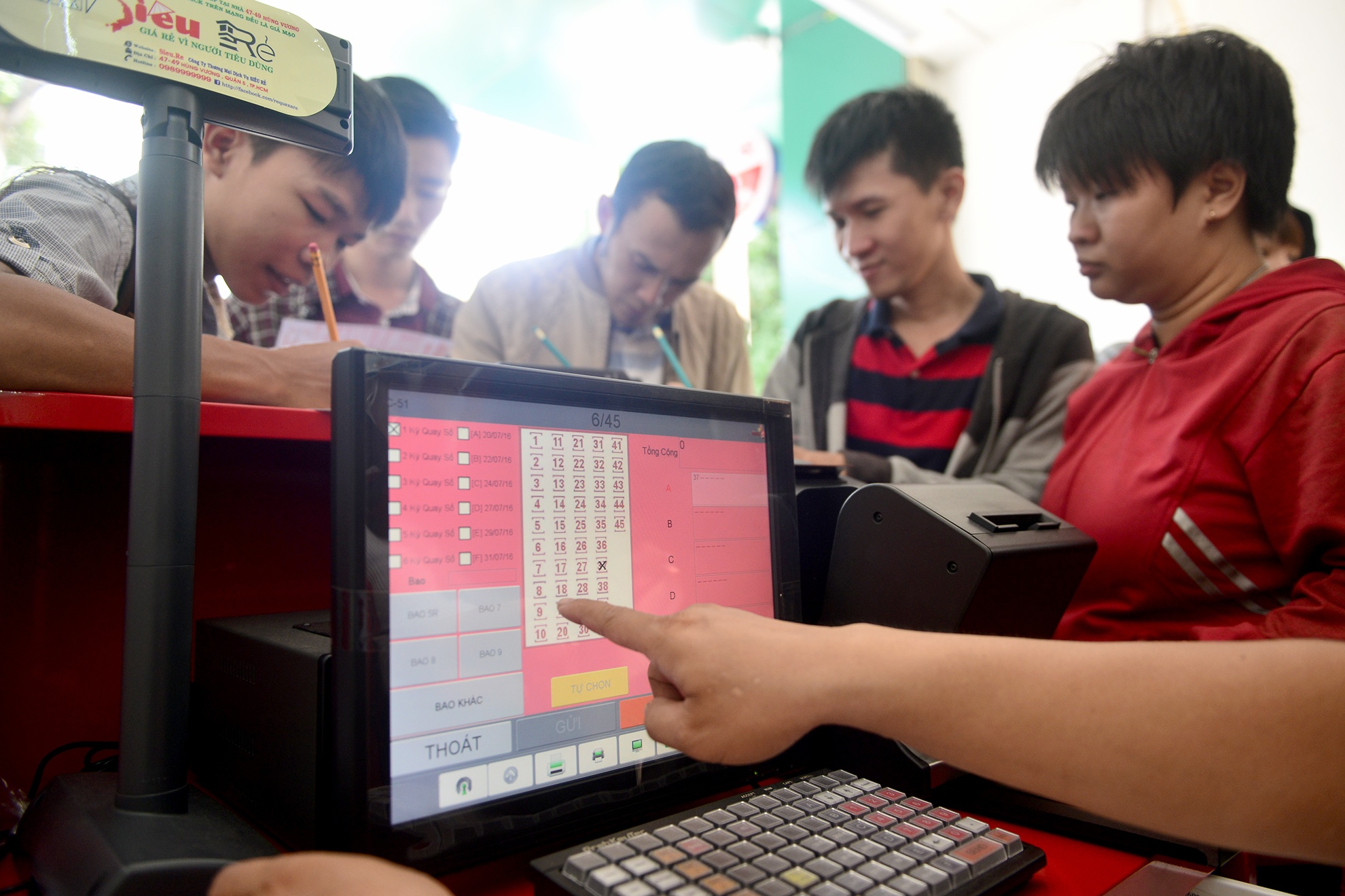 mua ve so tu chon giai thuong 12 ty anh 6