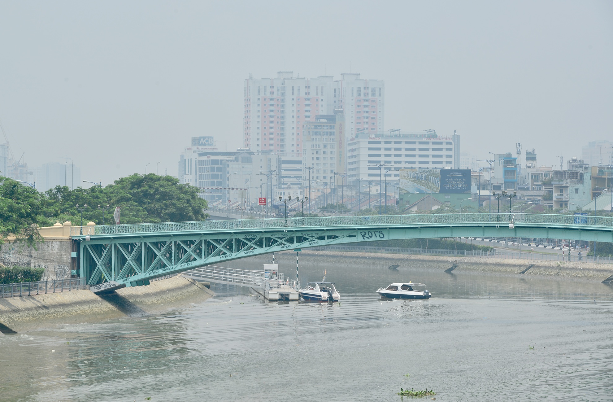 Sai Gon chim trong suong mu anh 10