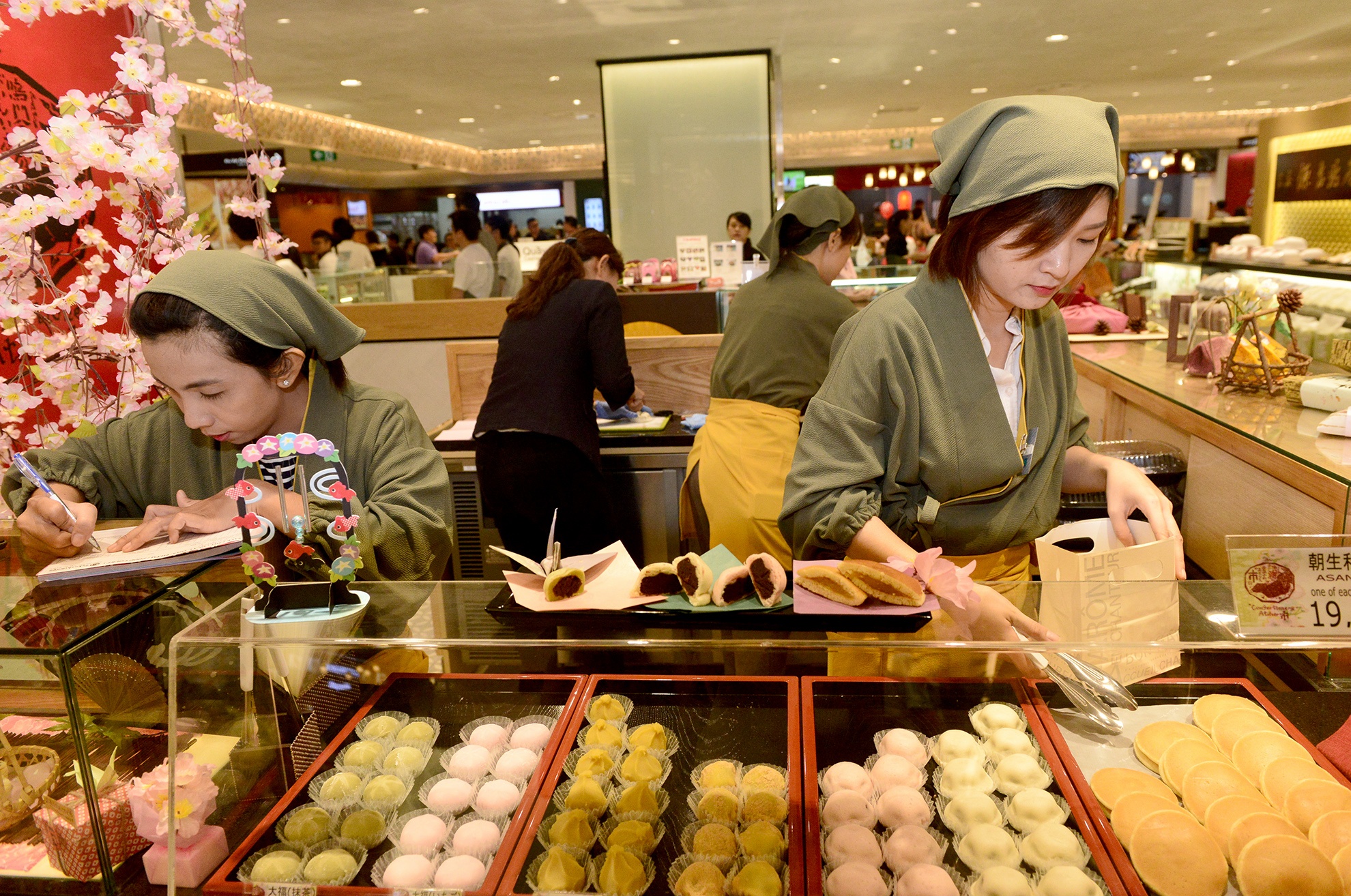 trung tam thuong mai 180 nam xuat hien o Sai Gon anh 5