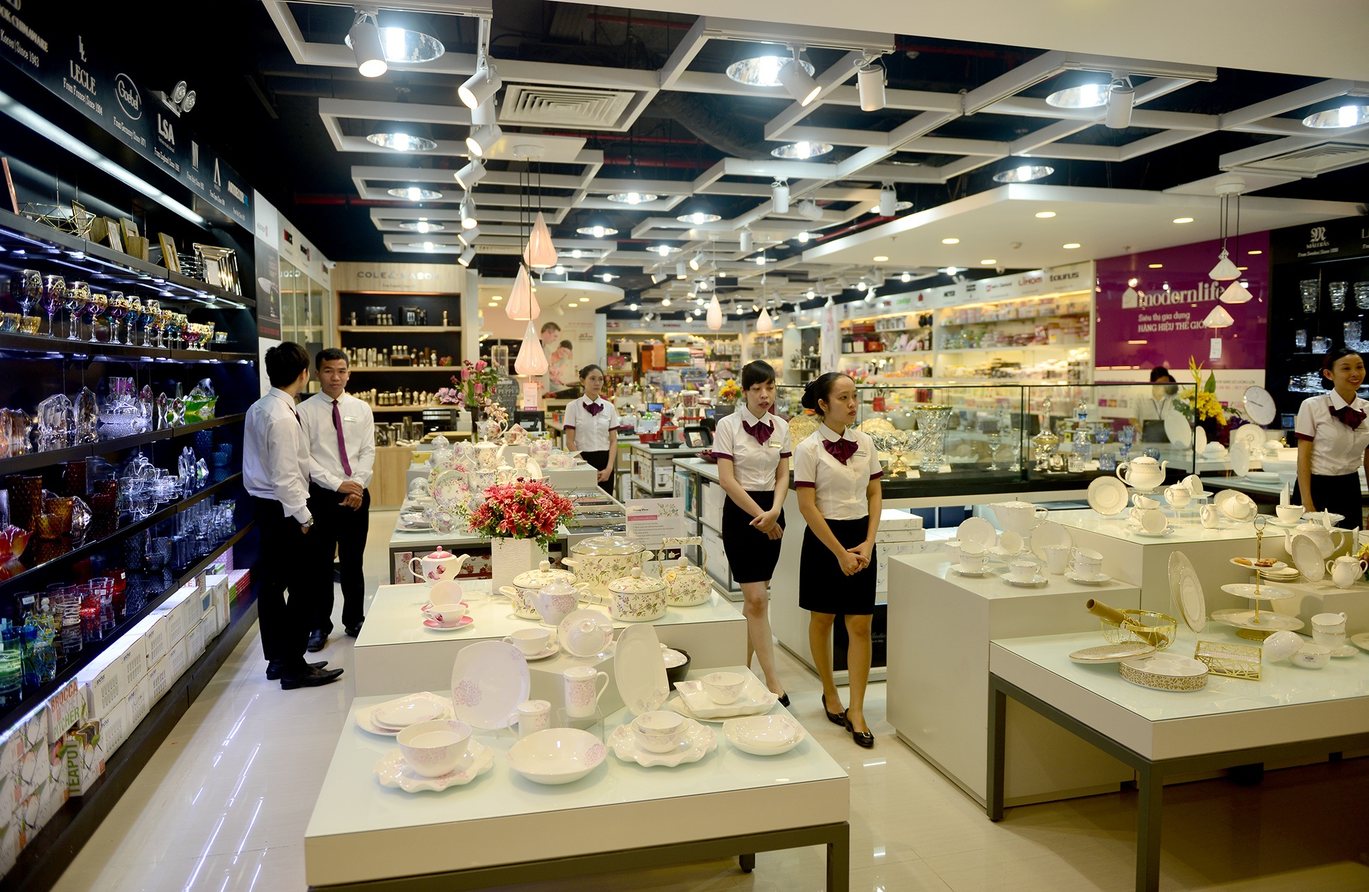 trung tam thuong mai 180 nam xuat hien o Sai Gon anh 9