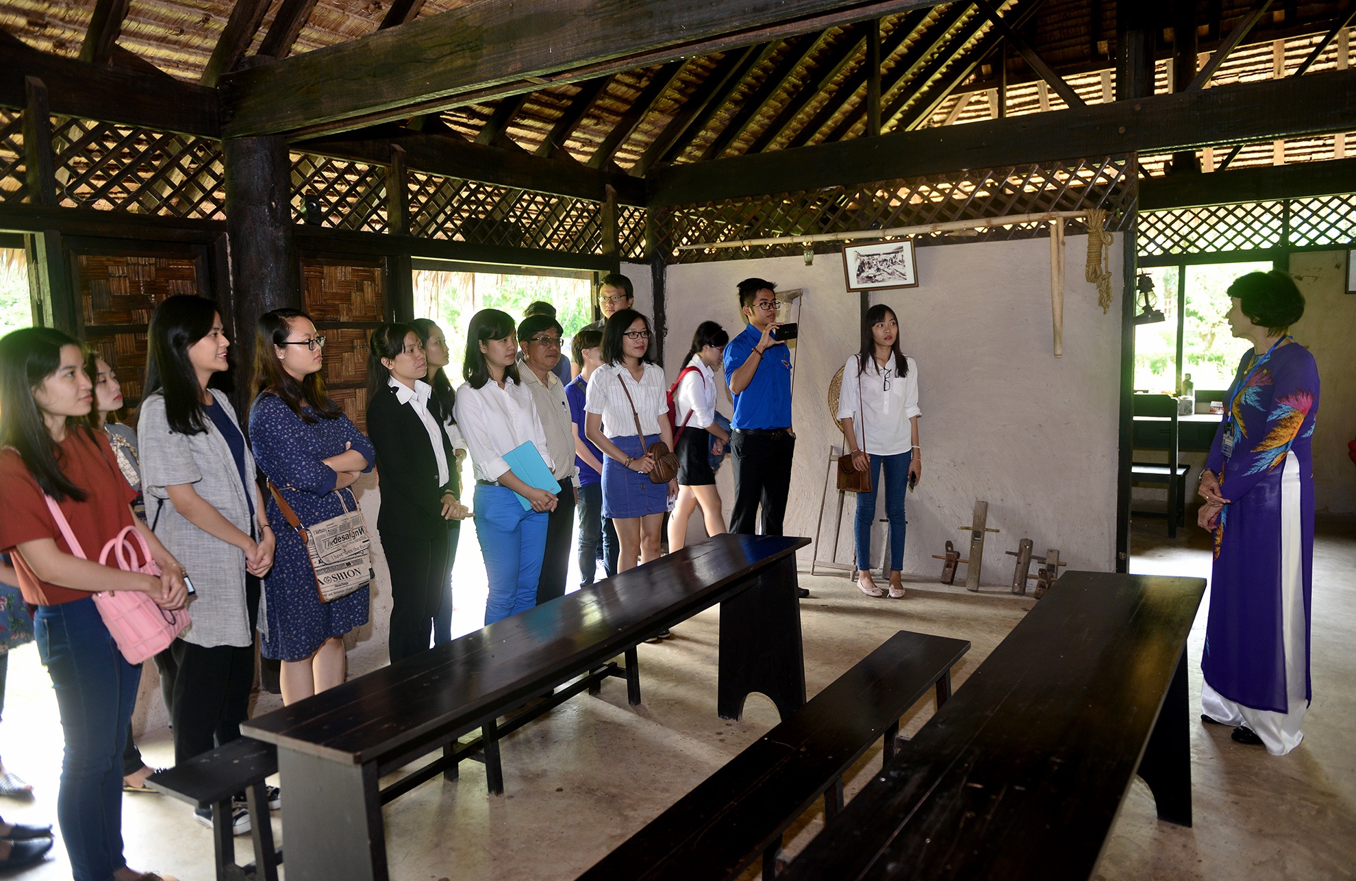 sinh vien,  thanh nien Viet Nam-Thai Lan anh 5