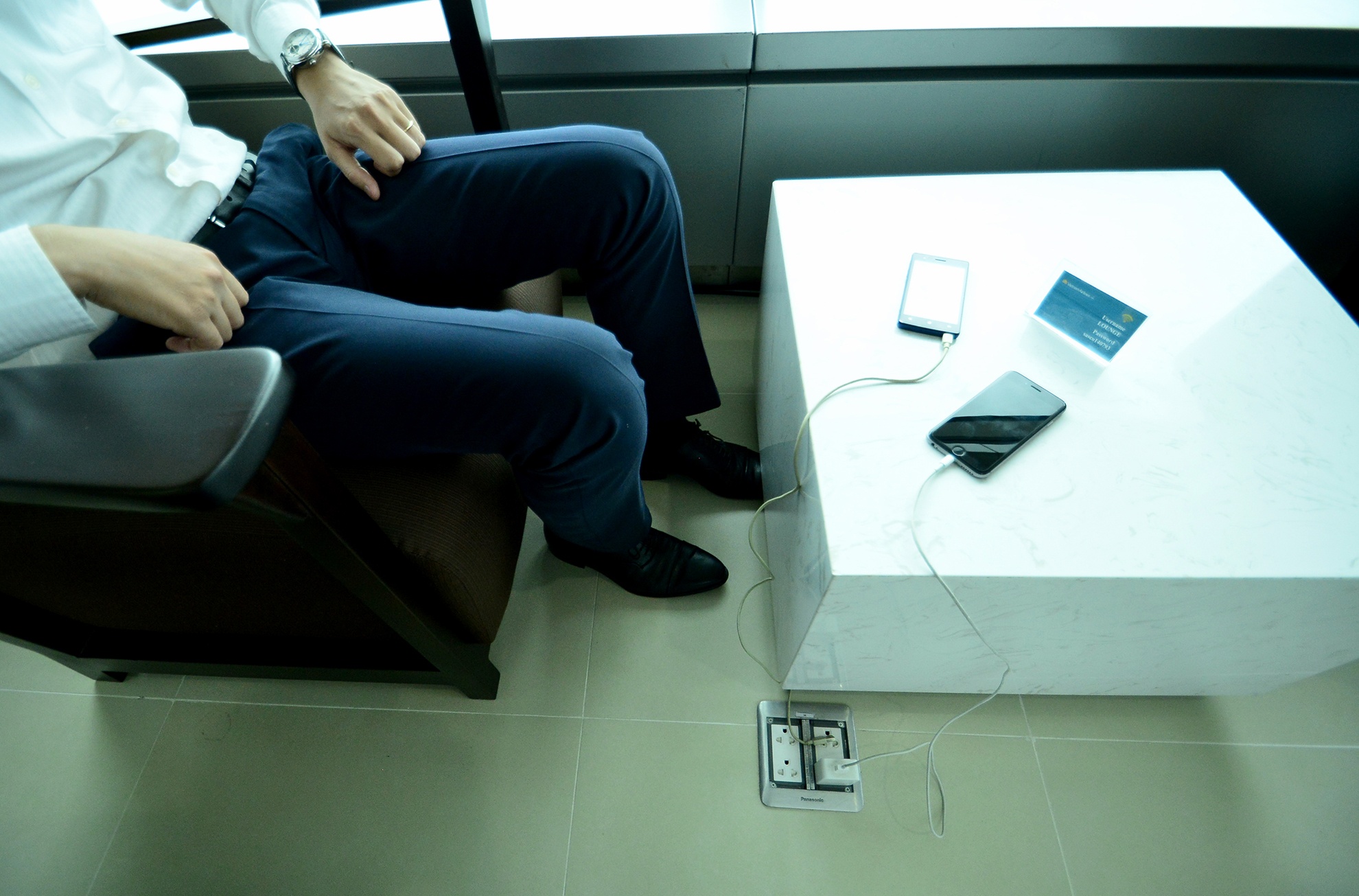 phong cho hang sang tai san bay Tan Son Nhat anh 8