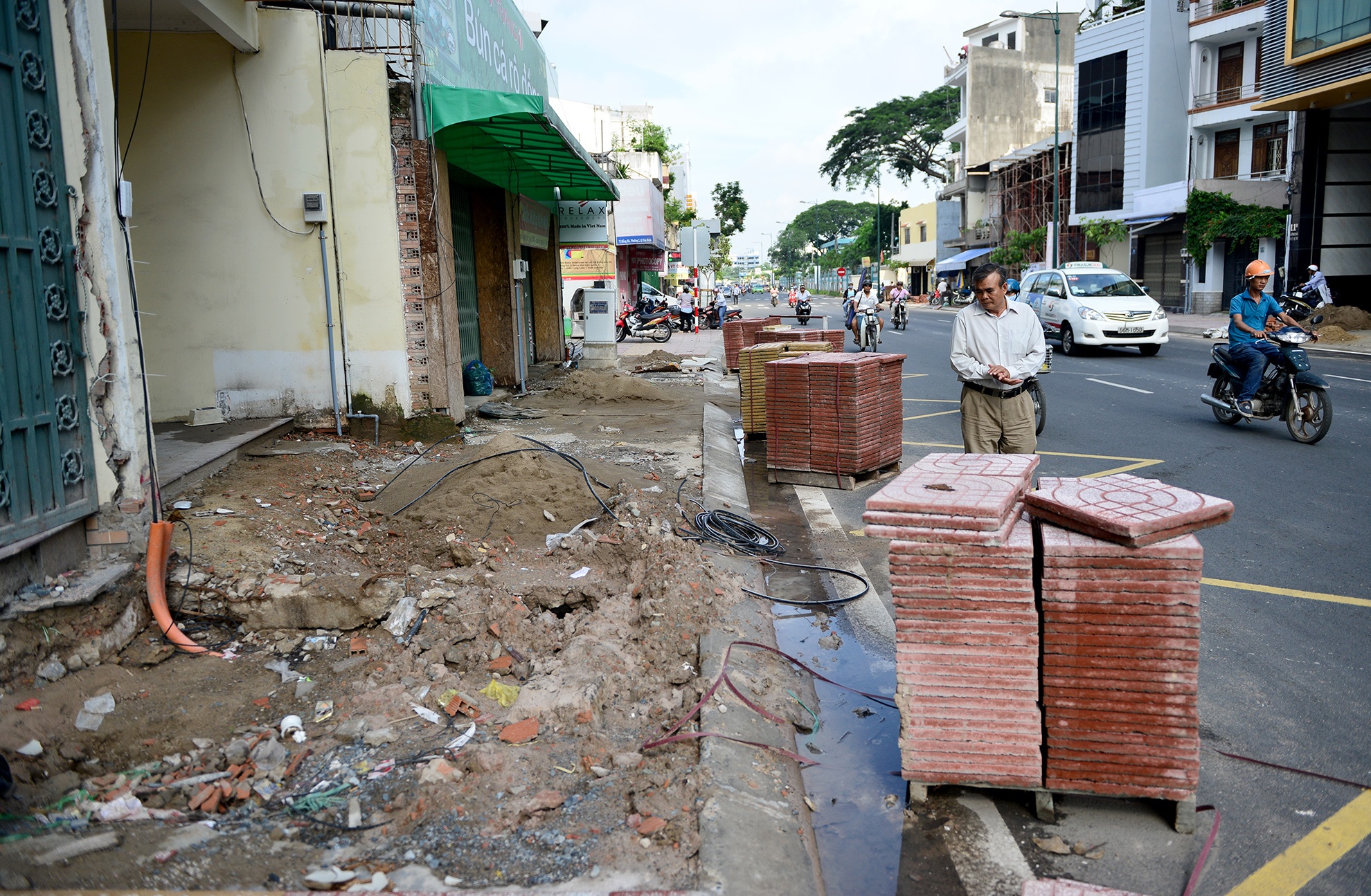 thong thoang cua ngo san bay Tan Son Nhat anh 12