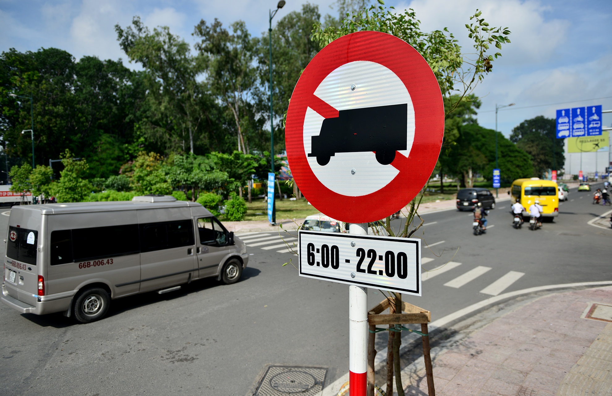 thong thoang cua ngo san bay Tan Son Nhat anh 5