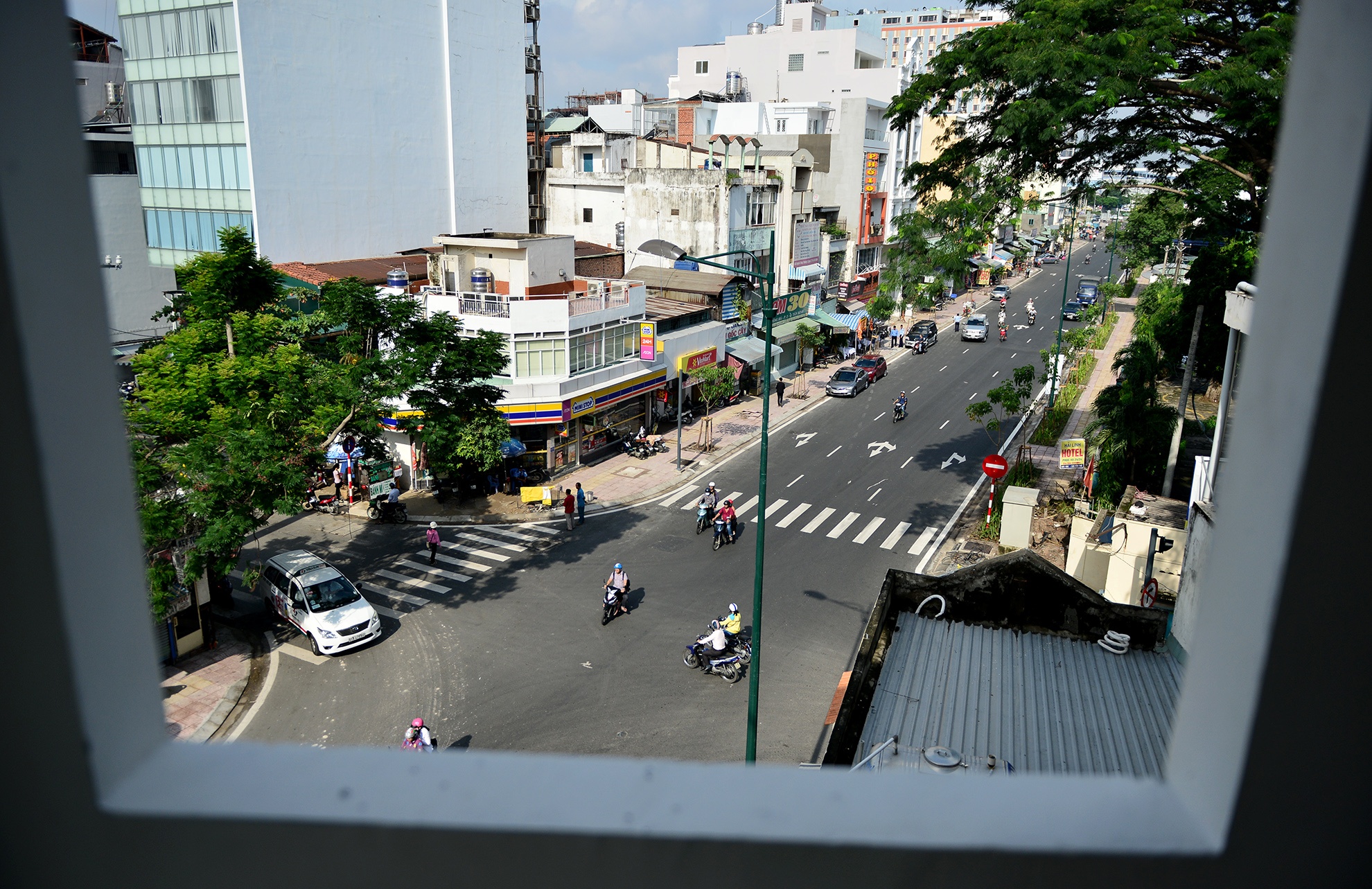 thong thoang cua ngo san bay Tan Son Nhat anh 6